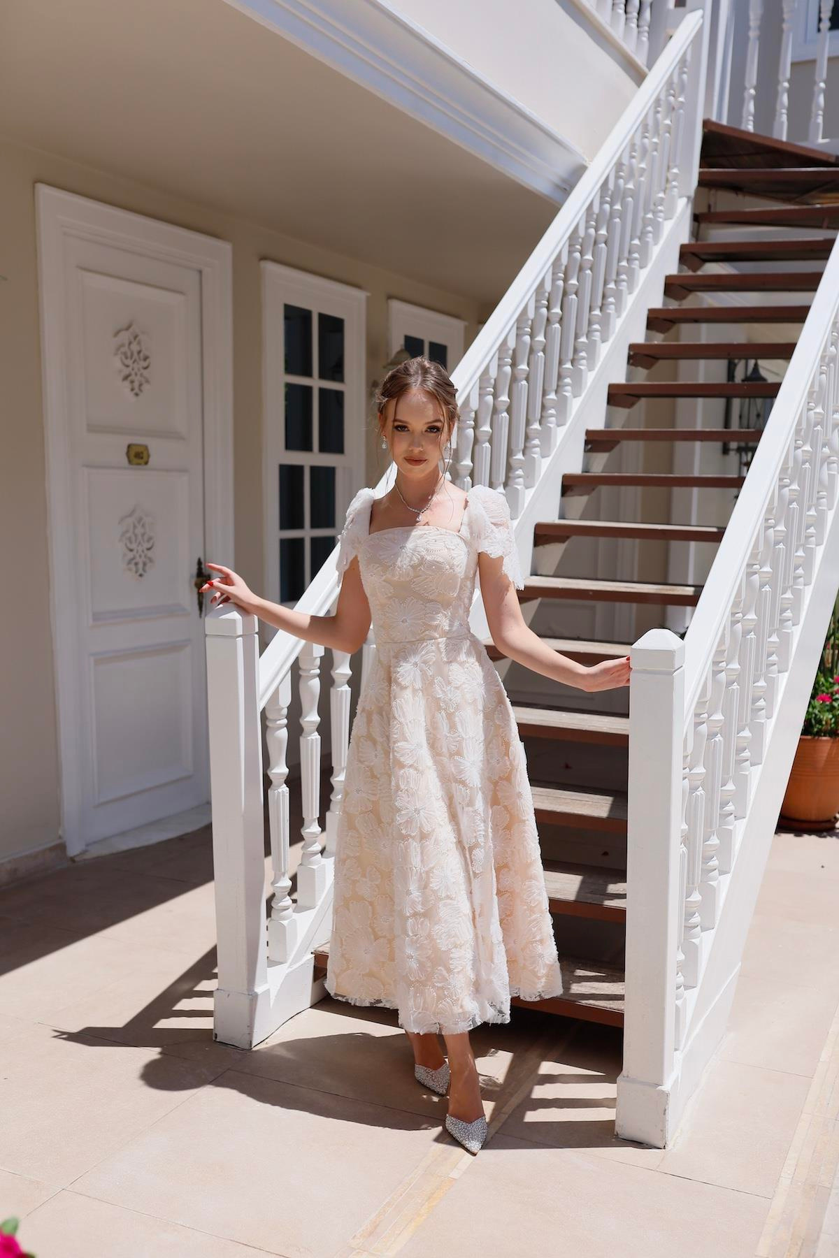 TheElsa | Kişiye Özel Üretim Abiye Elbise | Vasilisa Beyaz Dantel Özel Tasarım Abiye ElbiseÖZEL ÜRETİM ELBİSEVasilisa White Lace Special Design Evening Dress