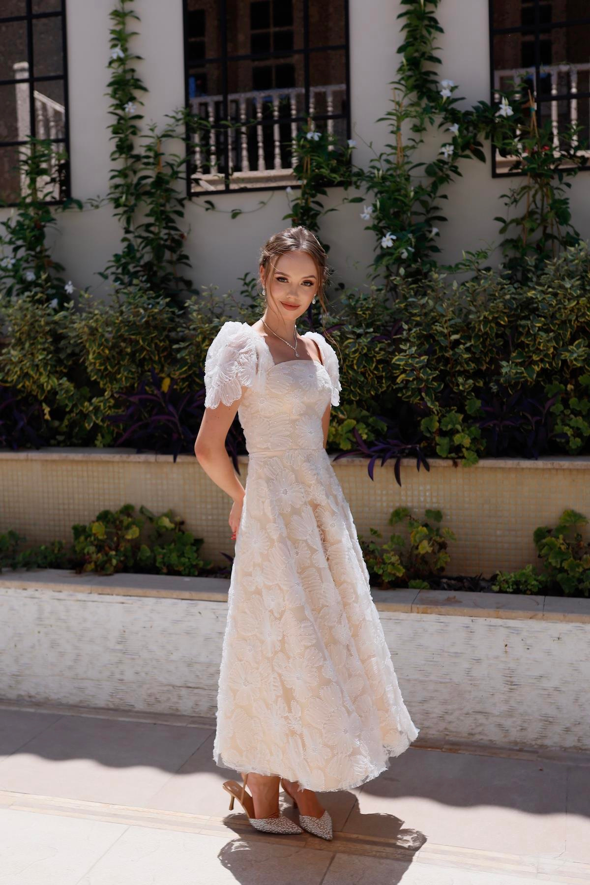 TheElsa | Kişiye Özel Üretim Abiye Elbise | Vasilisa Beyaz Dantel Özel Tasarım Abiye ElbiseÖZEL ÜRETİM ELBİSEVasilisa White Lace Special Design Evening Dress