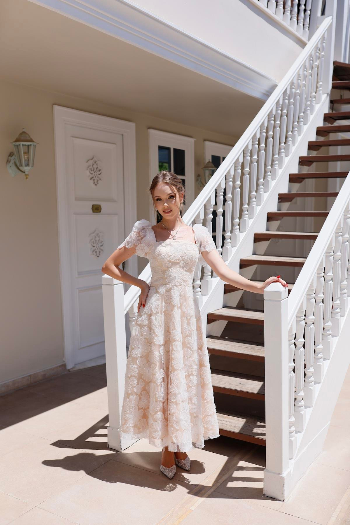 TheElsa | Kişiye Özel Üretim Abiye Elbise | Vasilisa Beyaz Dantel Özel Tasarım Abiye ElbiseÖZEL ÜRETİM ELBİSEVasilisa White Lace Special Design Evening Dress