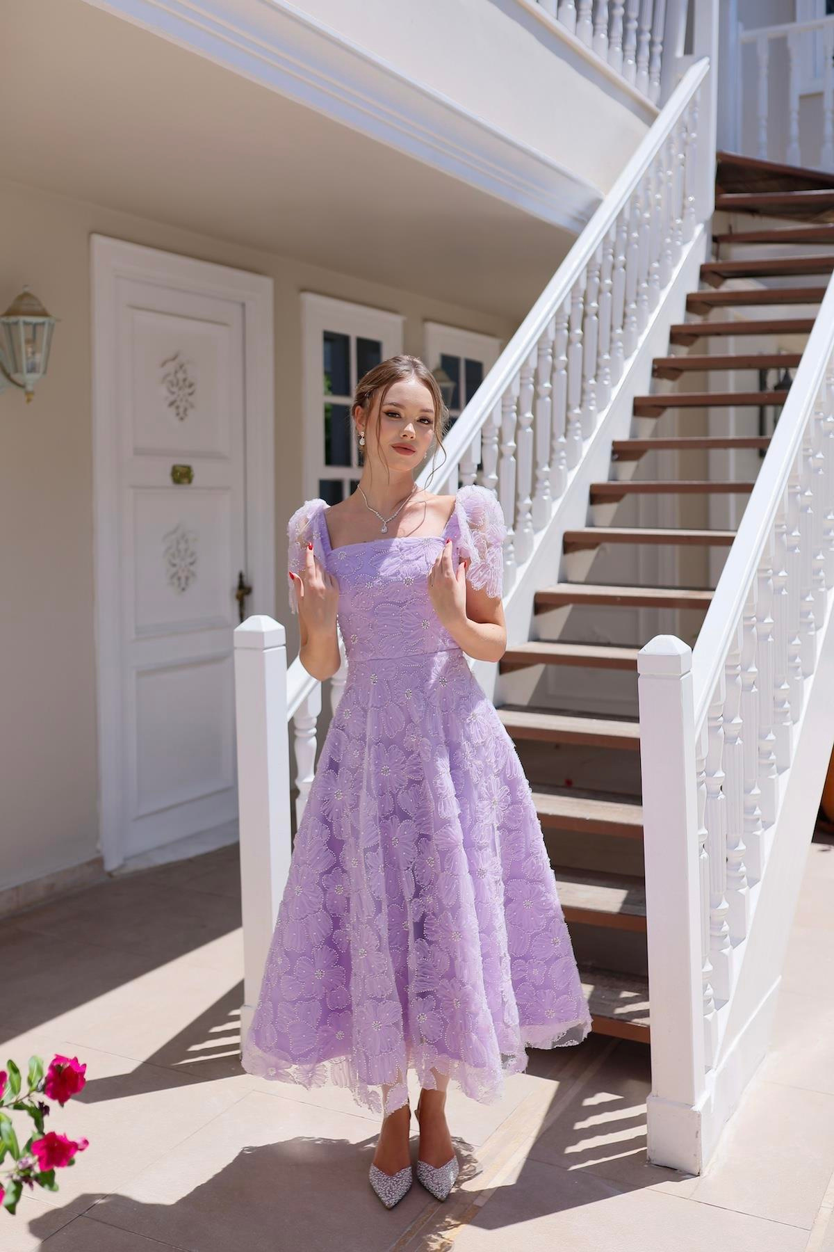 TheElsa | Kişiye Özel Üretim Abiye Elbise | Vasilisa Lila Dantel Özel Tasarım Abiye ElbiseDANTEL ELBİSELERVasilisa Lilac Lace Special Design Evening Dress