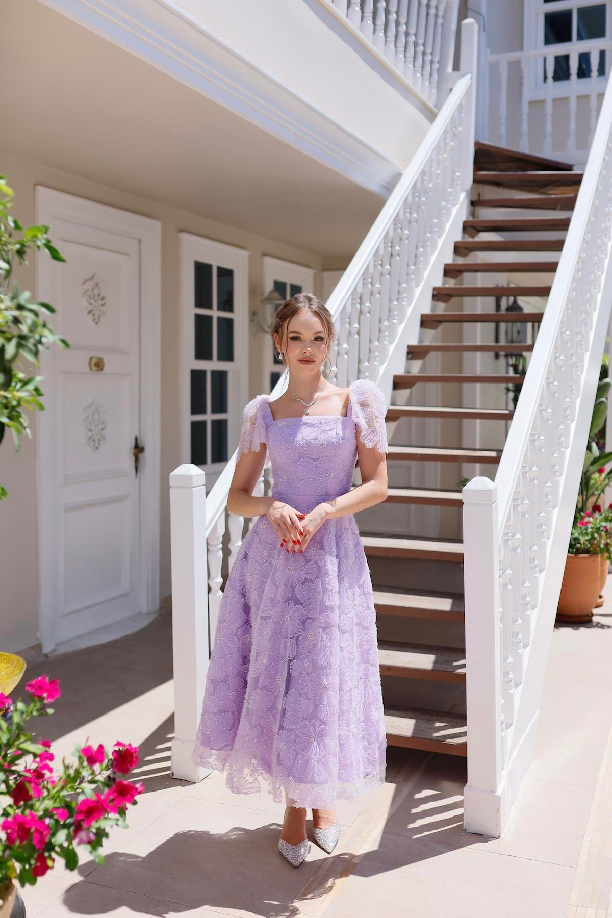 TheElsa | Kişiye Özel Üretim Abiye Elbise | Vasilisa Lila Dantel Özel Tasarım Abiye ElbiseDANTEL ELBİSELERVasilisa Lilac Lace Special Design Evening Dress