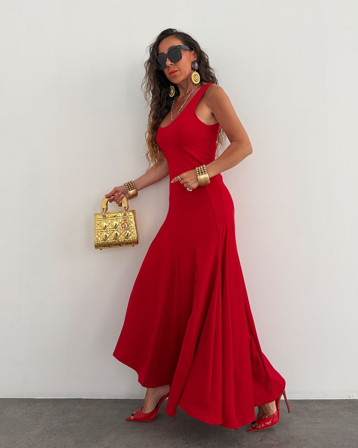 Janet Elbise Kırmızı