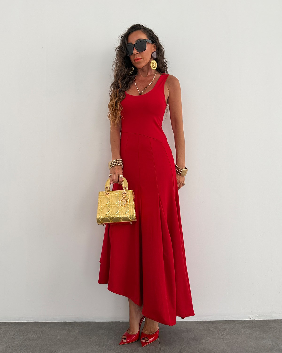 Janet Elbise Kırmızı