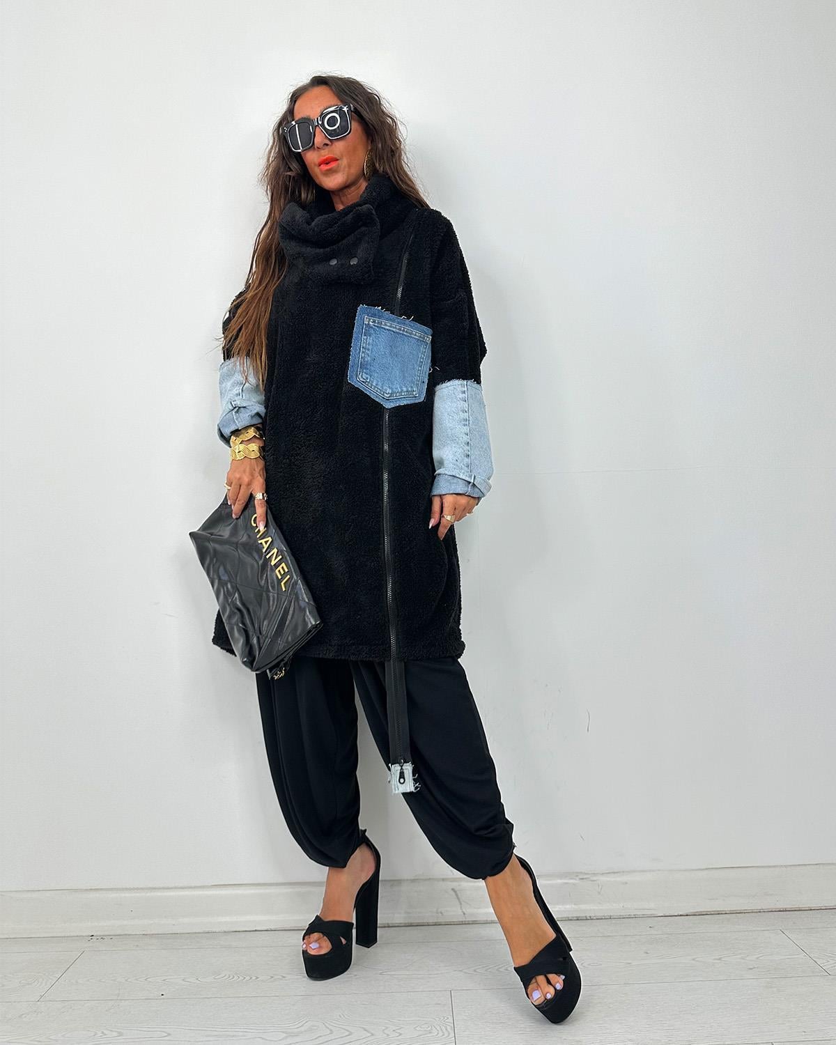 Kotlu Peluş Sweatshirt Siyah