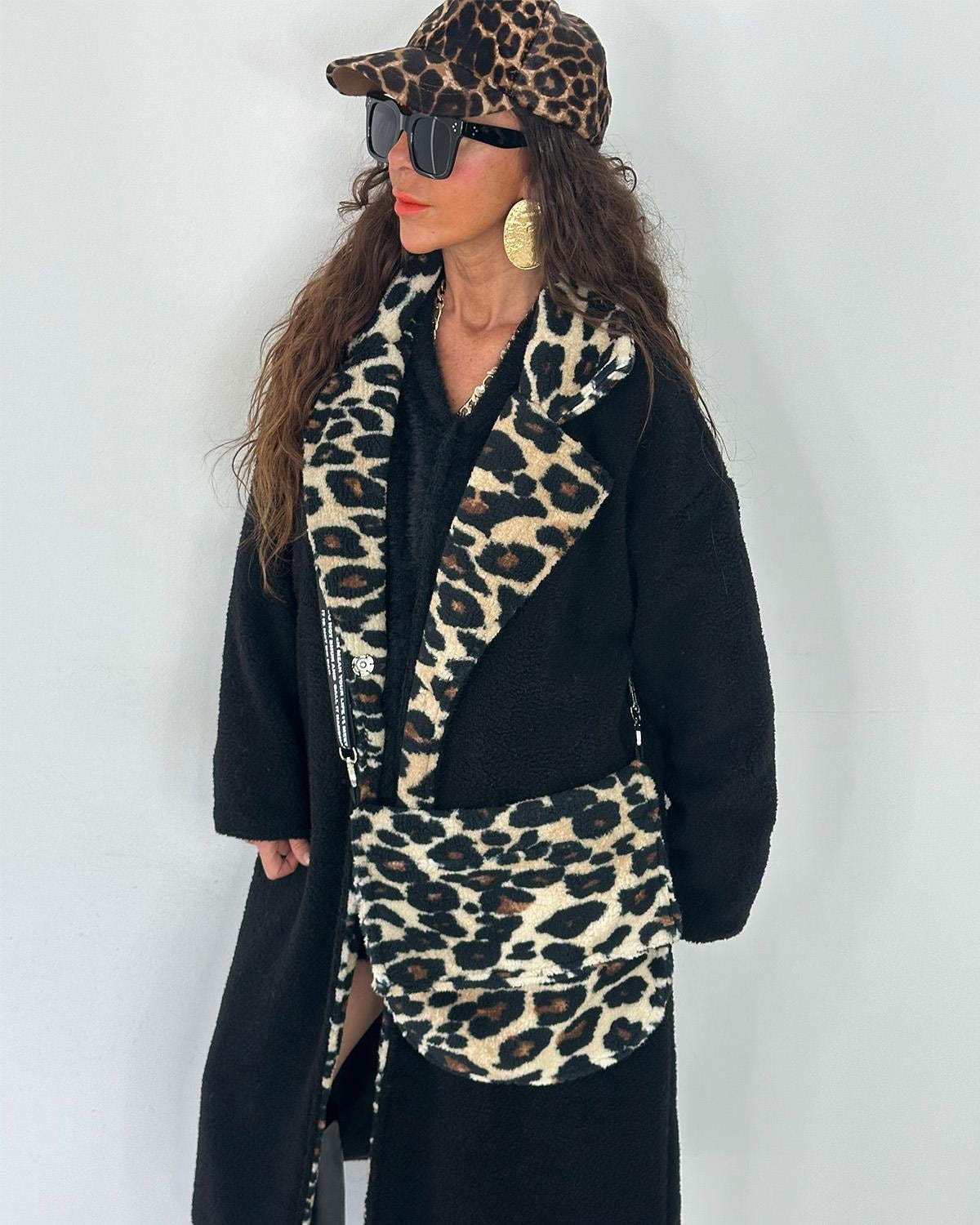 Leoparlı Çantalı Kaban