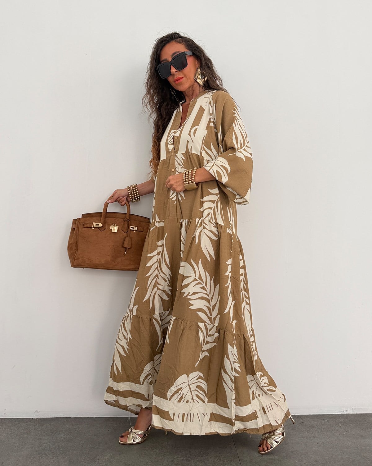 Nicole Elbise Camel