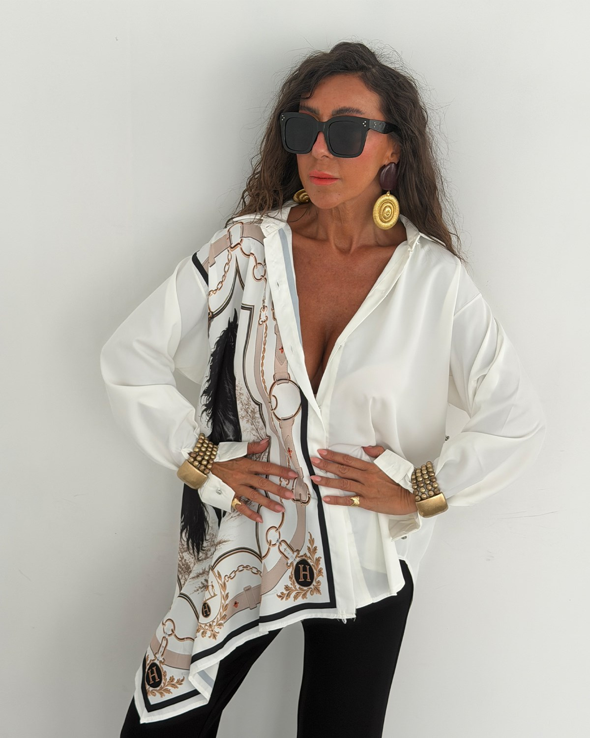 Sandra Gömlek Zincirli At Baskılı
