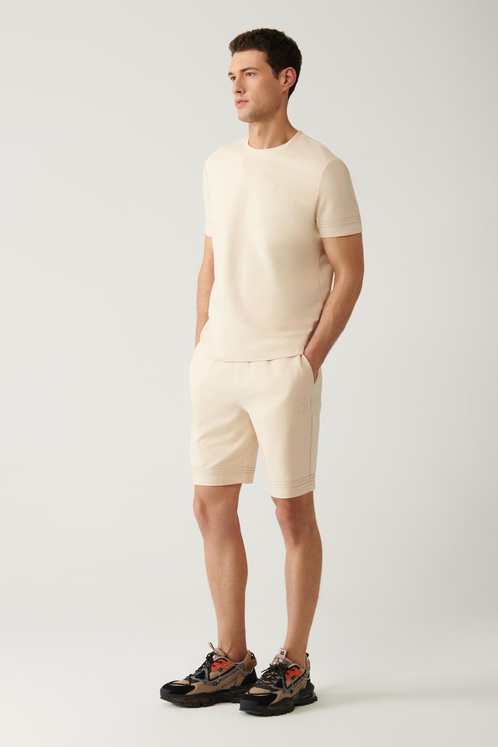 Bej Jersey Kumaş 2 İplik Yandan Cepli Örme Regular Fit Şort