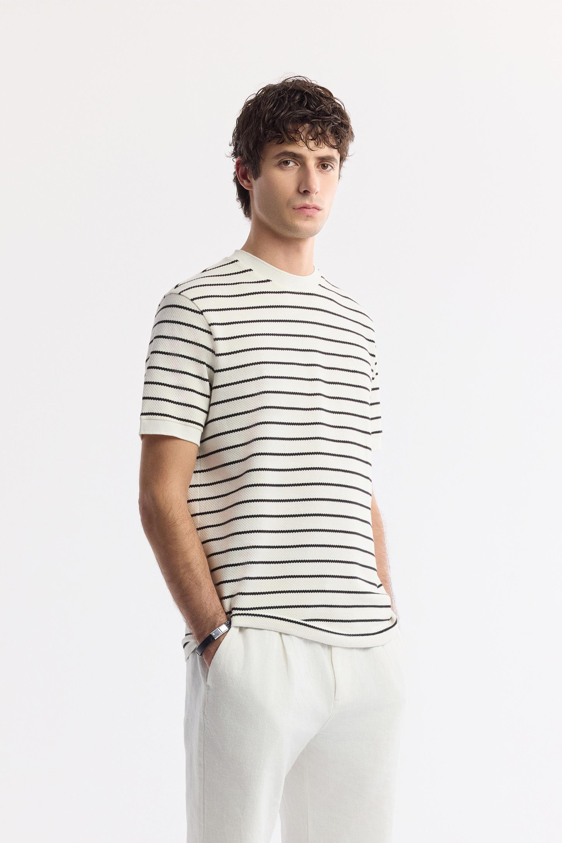 White Round Neck Striped T-Shirt