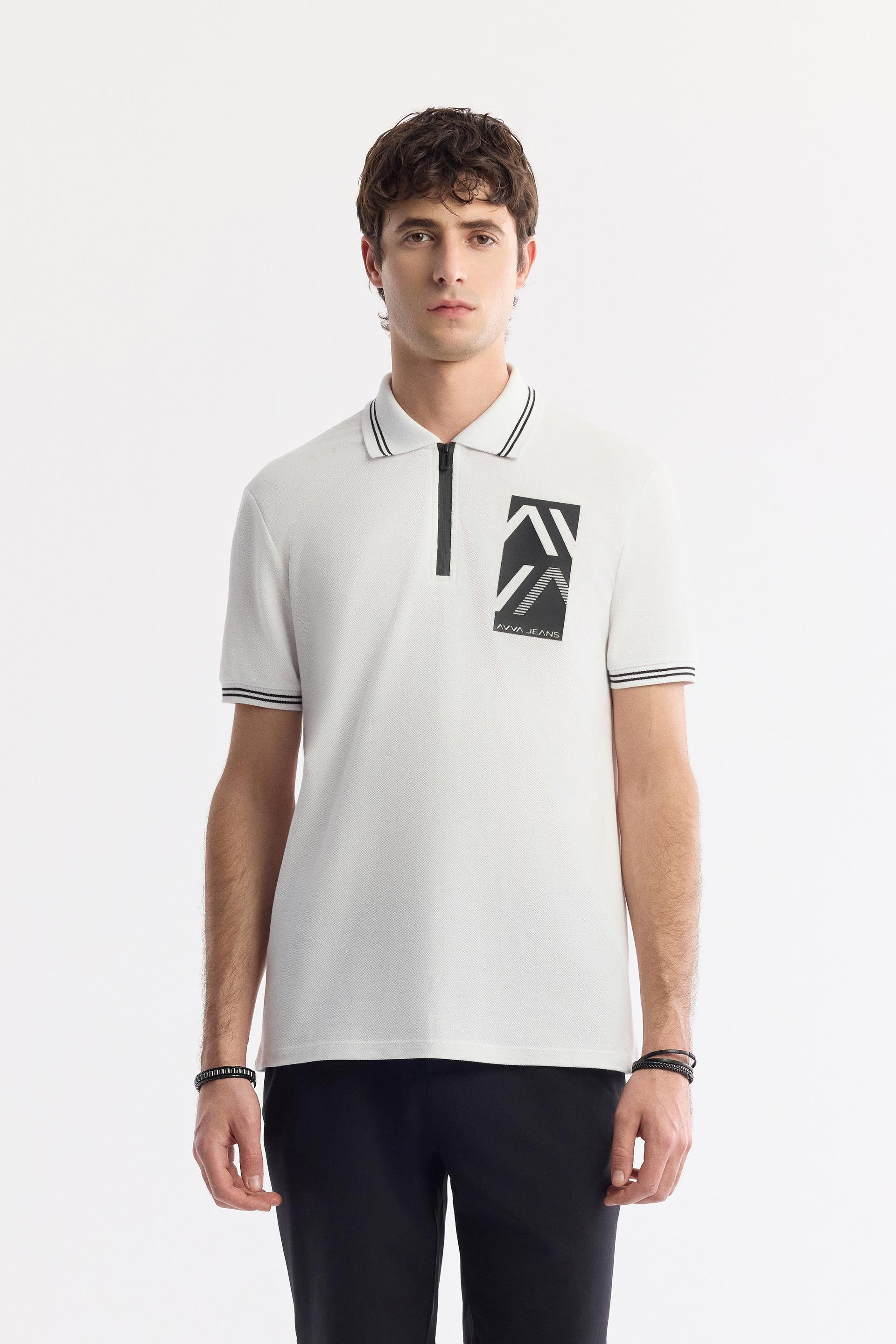 Beyaz Fermuarlı Polo Yaka Önü Enjeksiyon Baskılı T-Shirt
