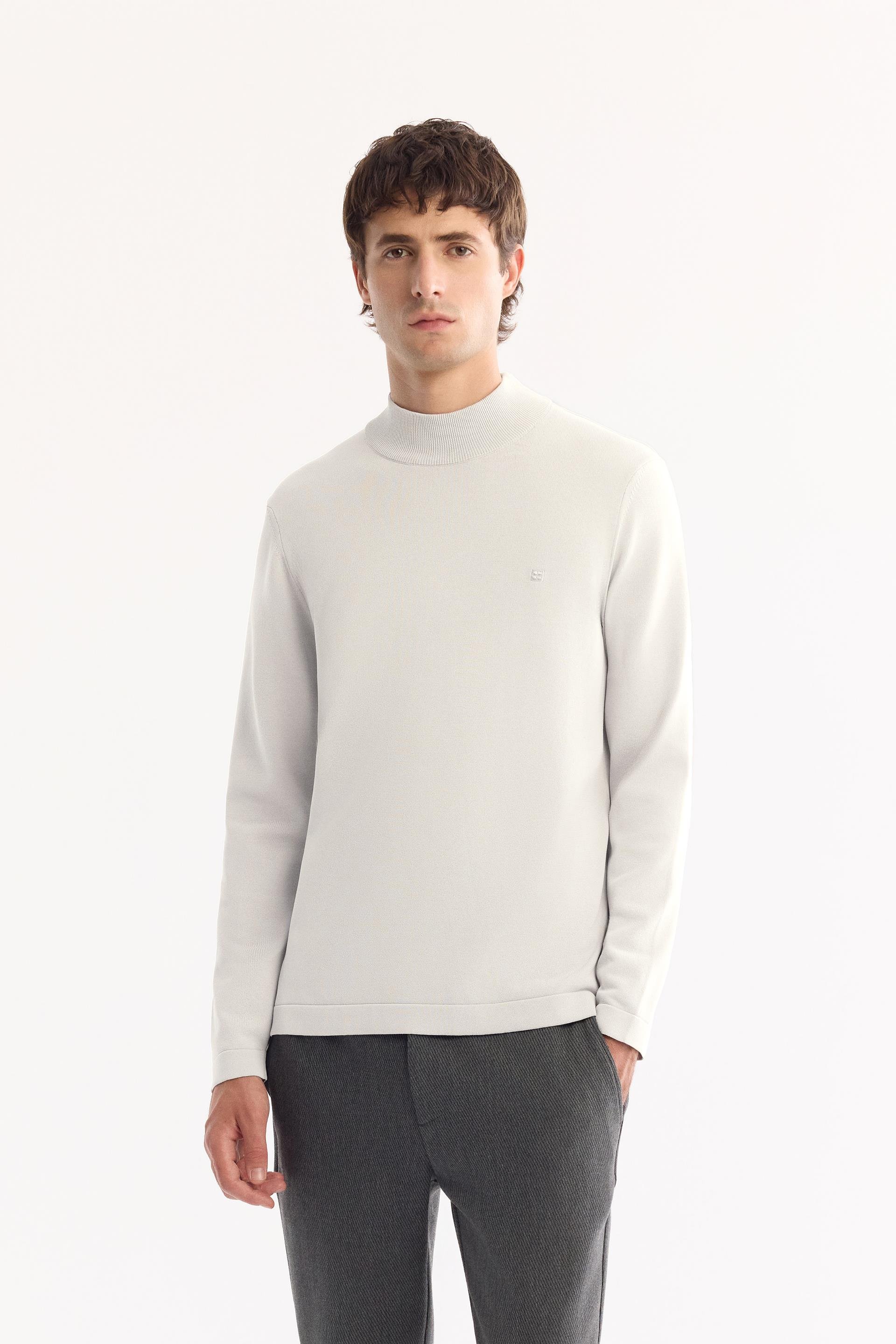 Ekru Yarım Balıkçi Yaka Basic Düz Rayon Kazak