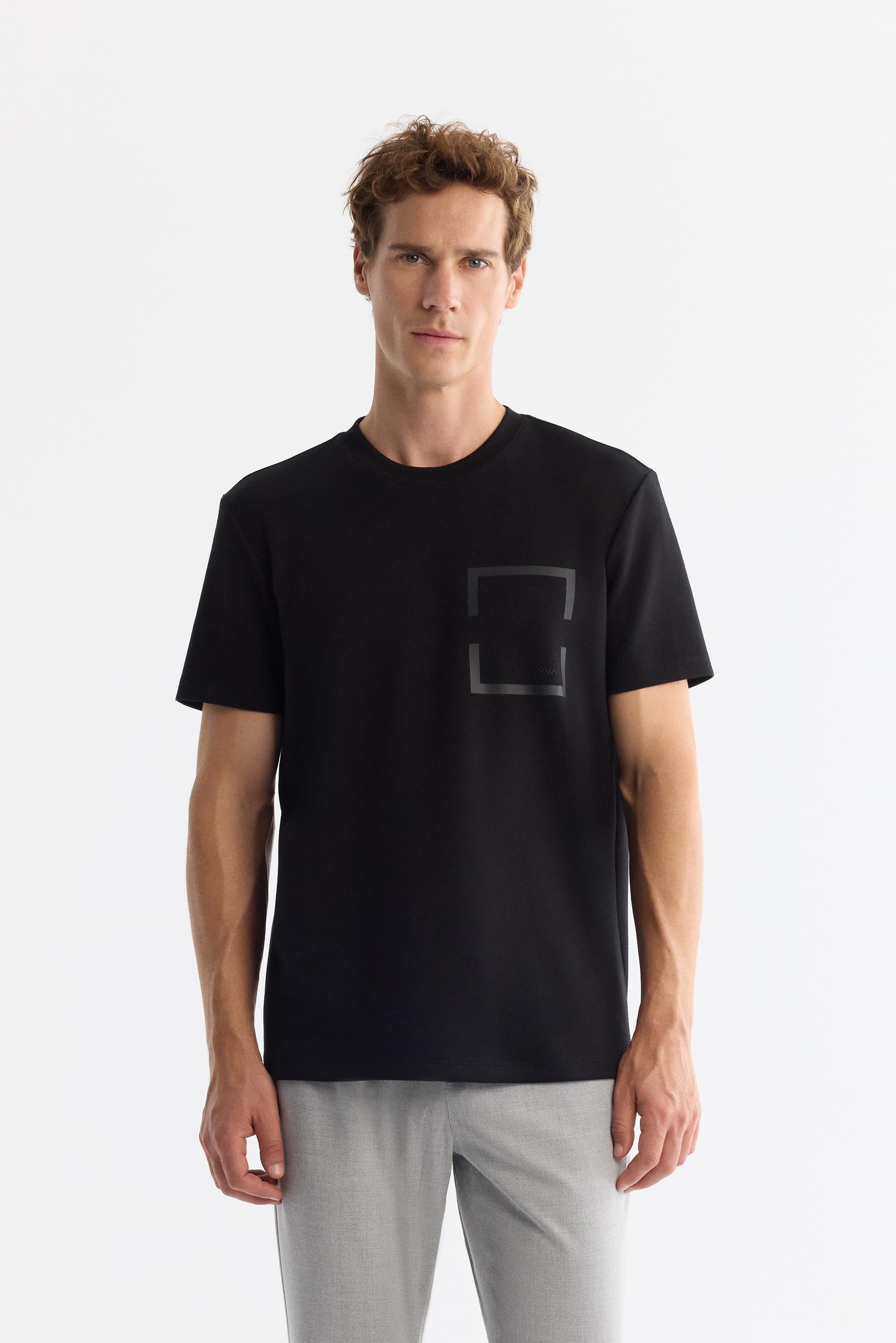 Siyah Bisiklet Yaka Baskılı T-Shirt