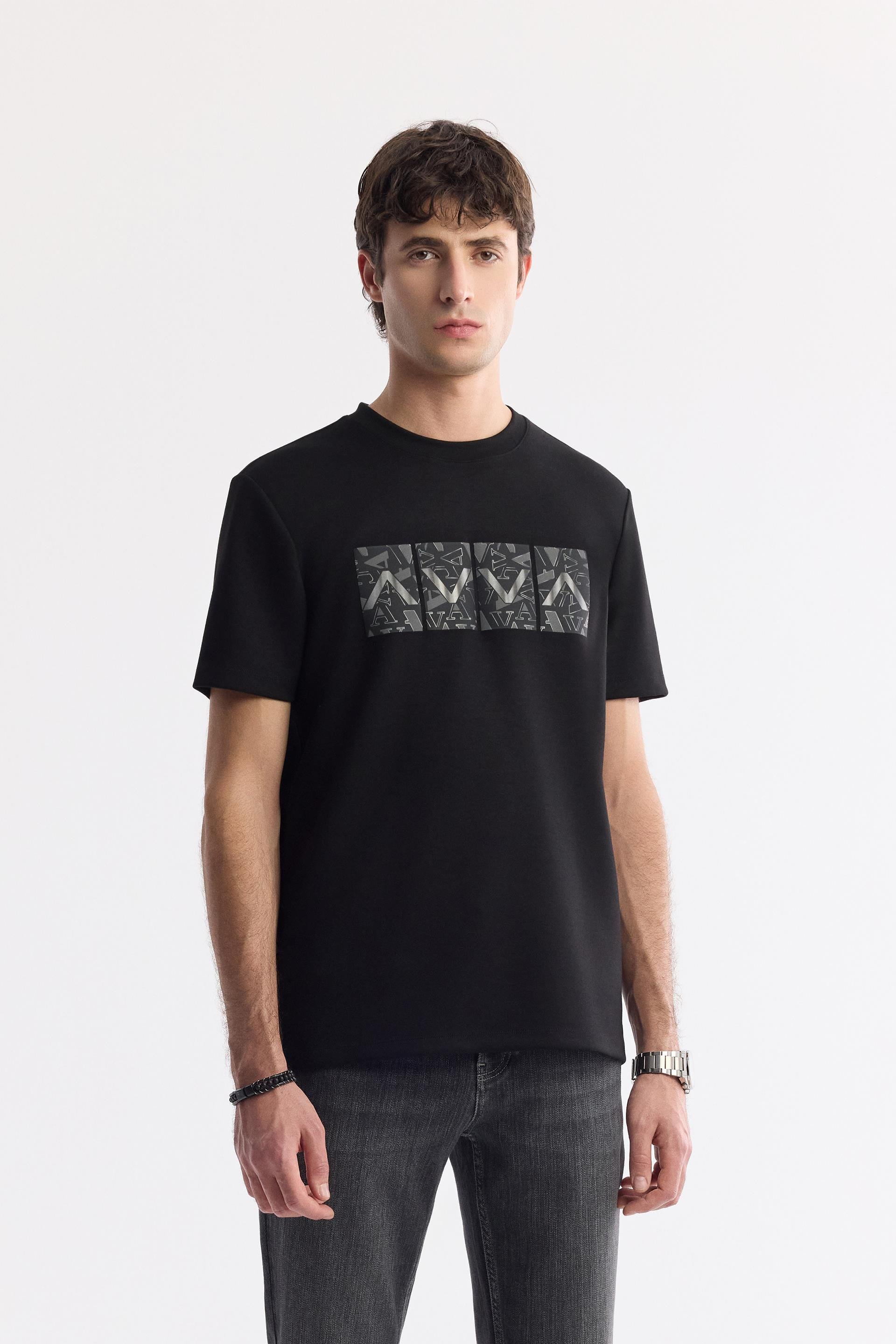 Siyah Bisiklet Yaka Hologram Baskılı İnterlok T-Shirt