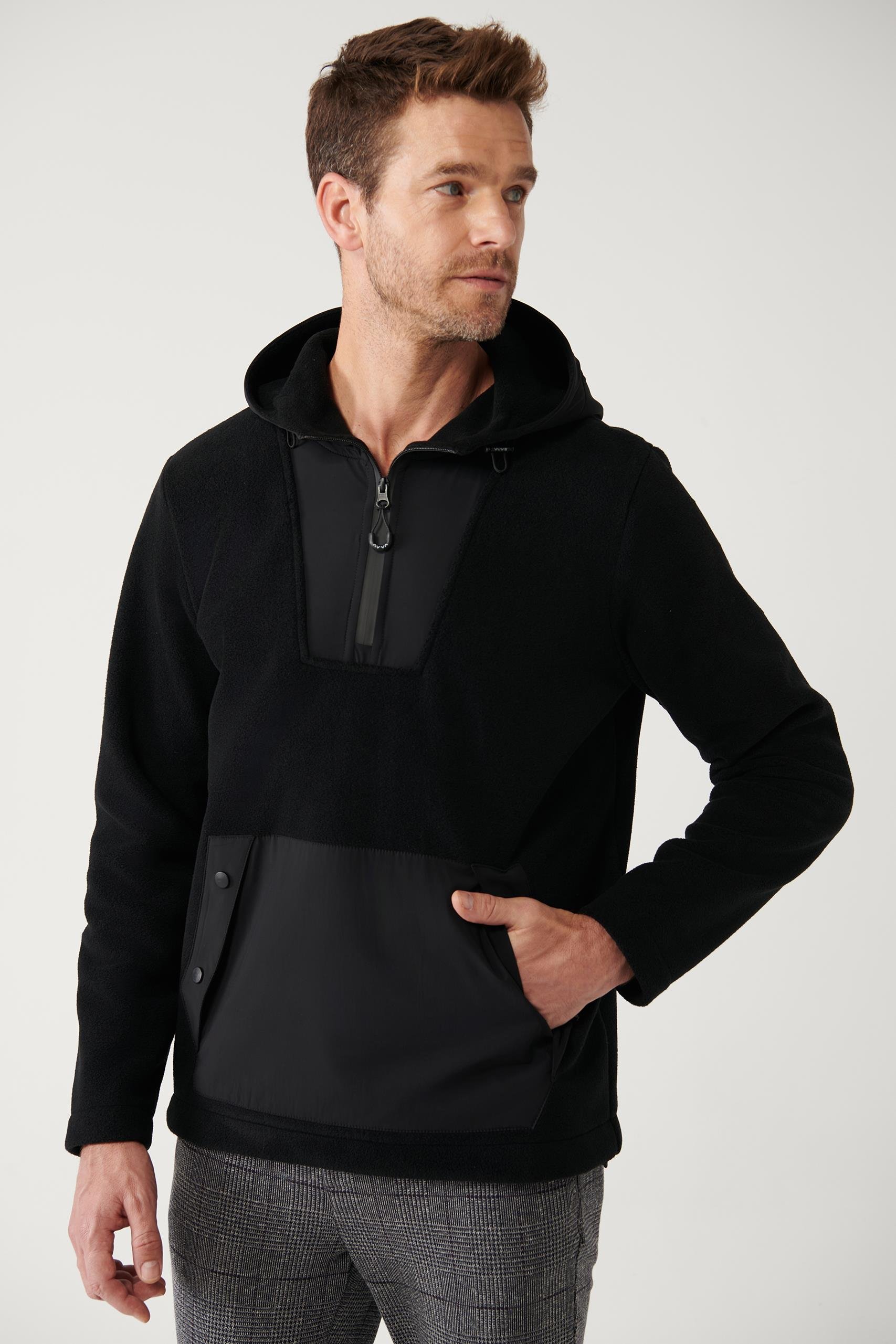 Siyah Kapüşonlu Yaka Garni Kumaş Detaylı Sweatshirt Polar