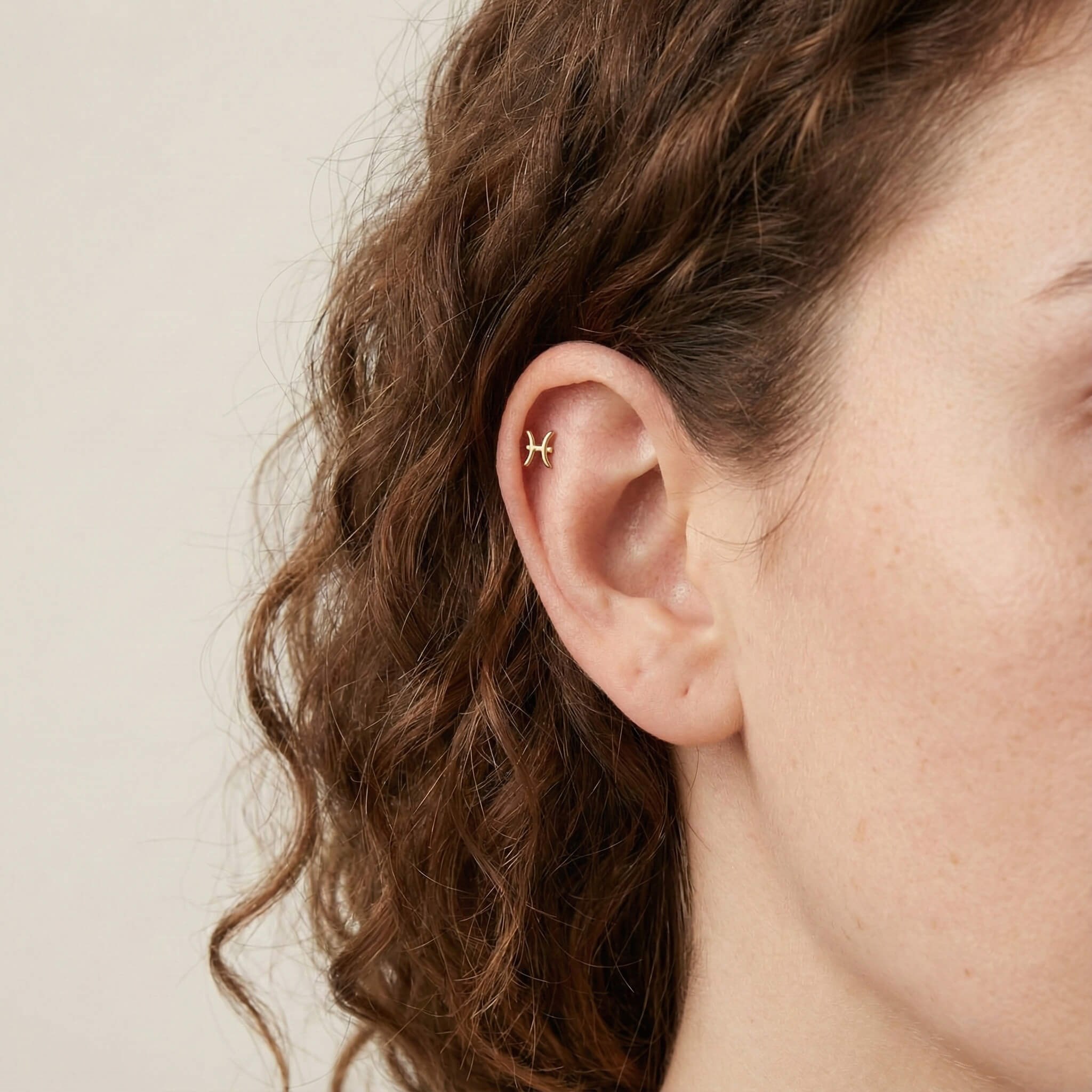 14 Ayar Altın Balık Burcu Minimal Helix/Kıkırdak Piercing - Dianora Piercing