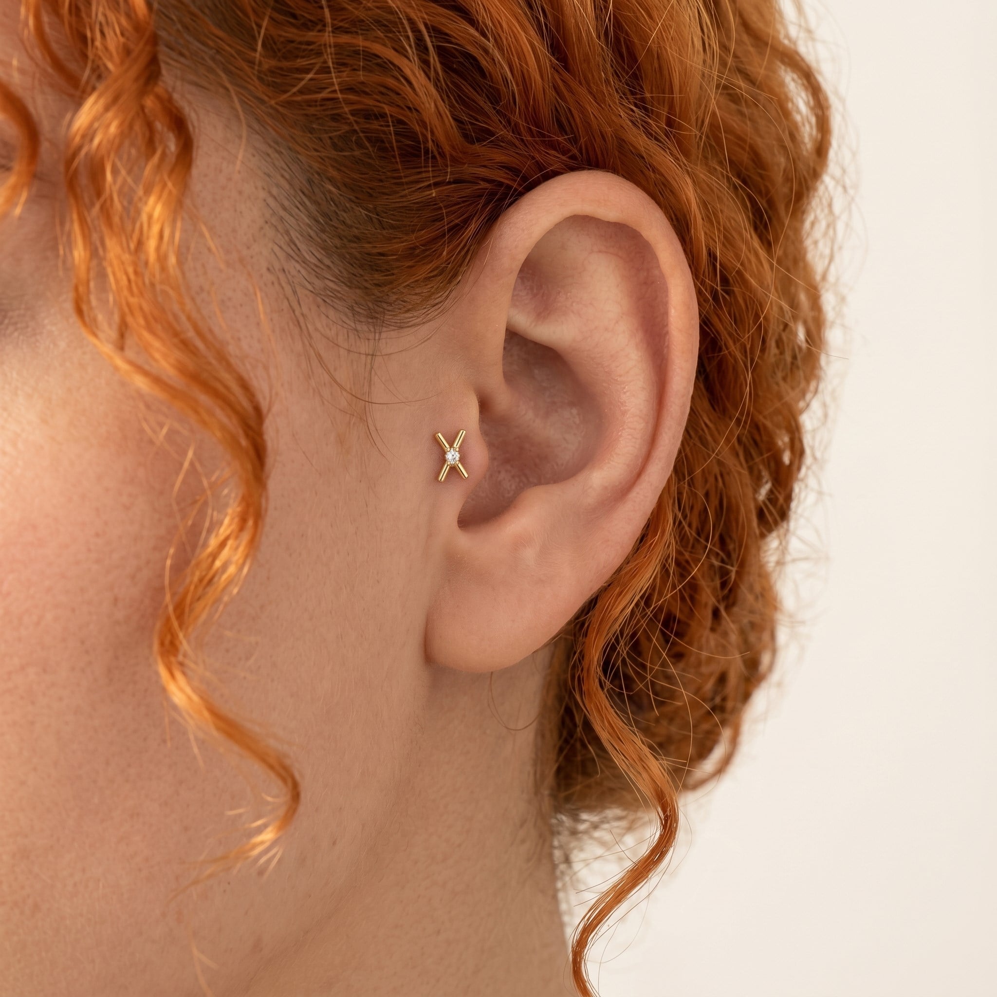 14 Ayar Altın Cross Mini Tragus Piercing