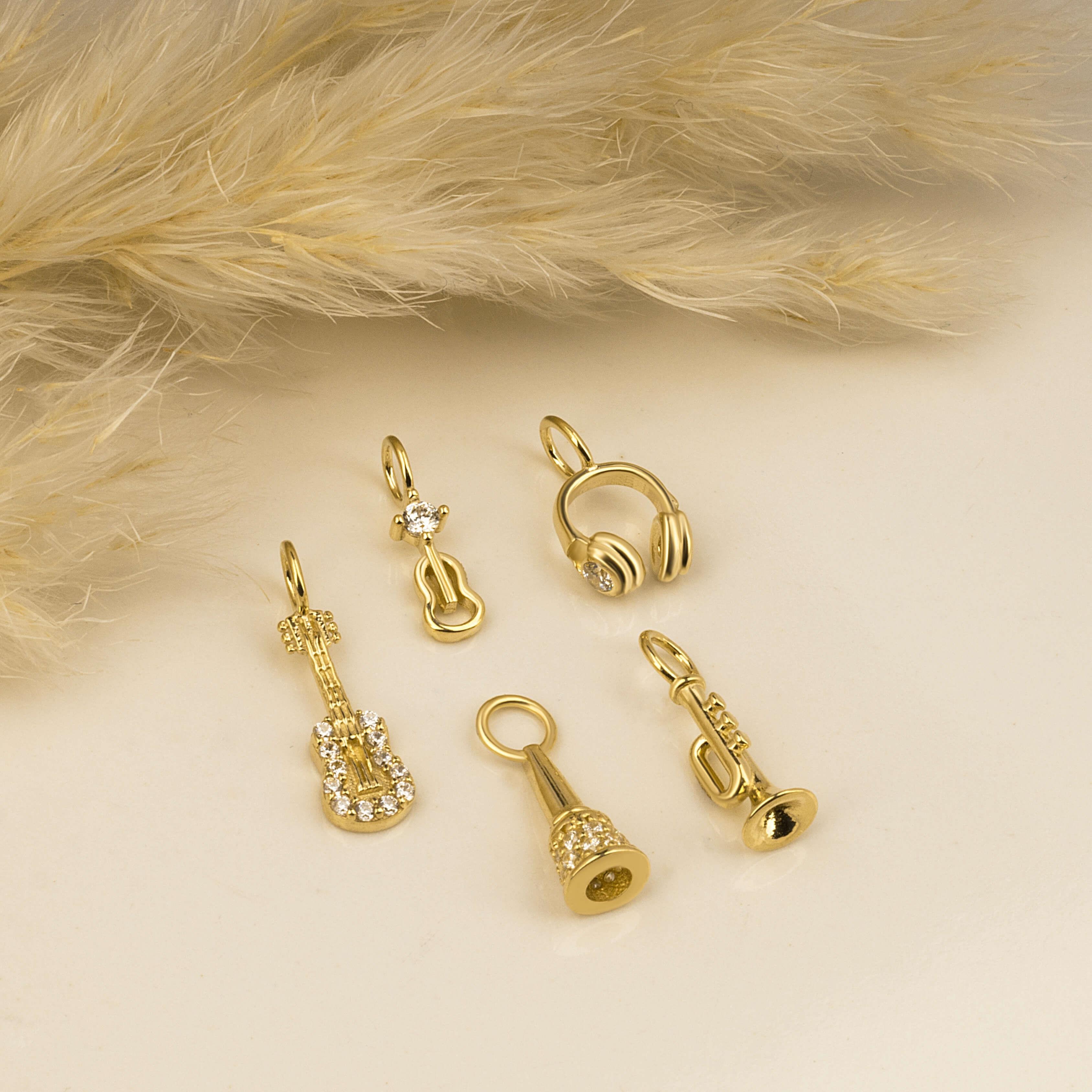 14 Ayar Altın Kar Tanesi Motifli Mineli Minimal Charm - Dianora Piercing