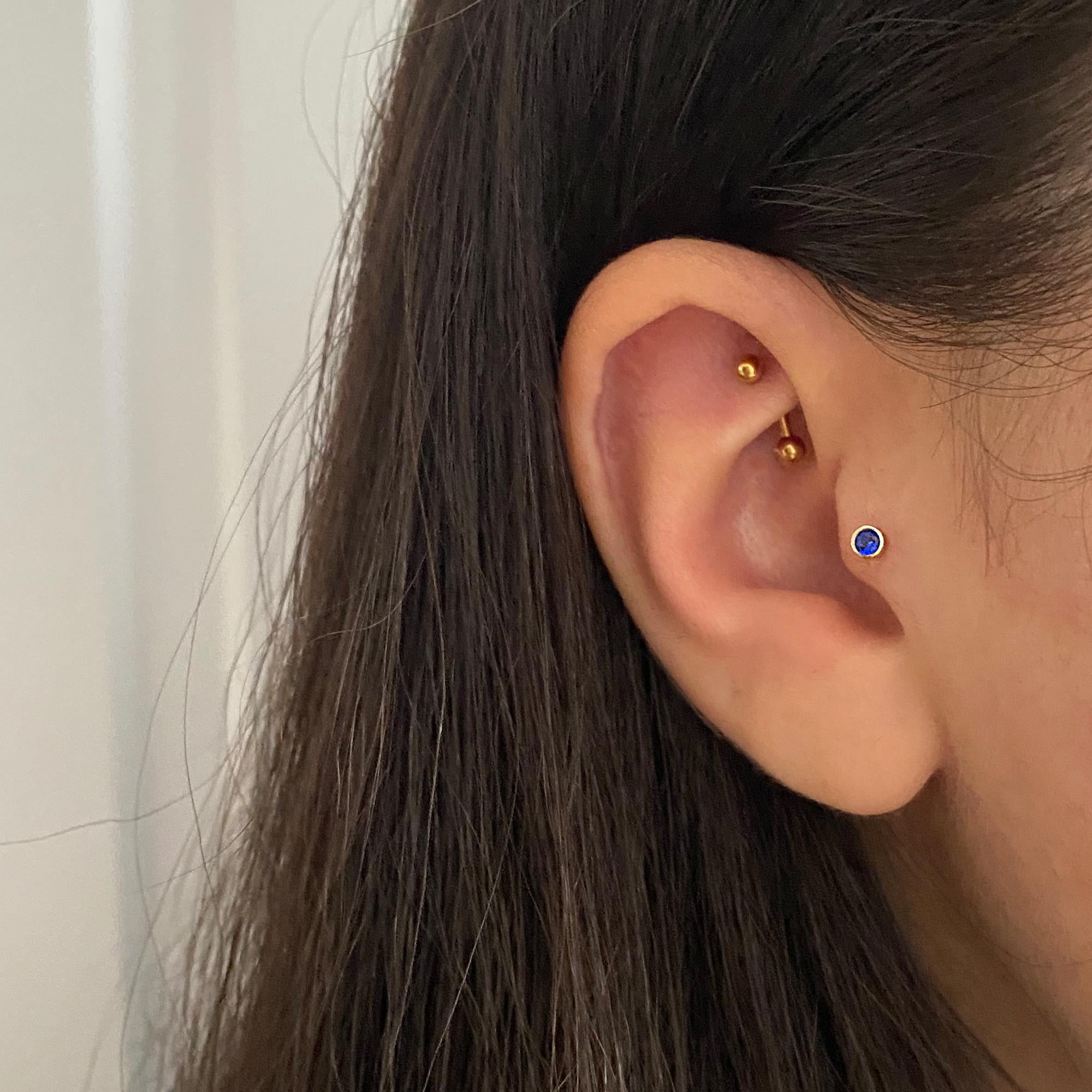 14 Ayar Altın Kırmızı Tektaşlı Minimal Tragus Piercing | Dianora Piercing