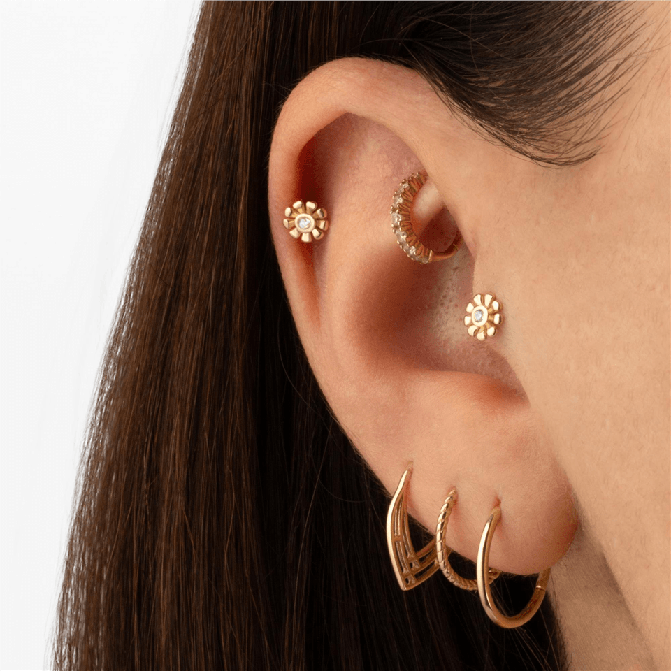 14 Ayar Altın Taşlı Çiçek  Minimal Tragus Piercing - Dianora Piercing Jewelry