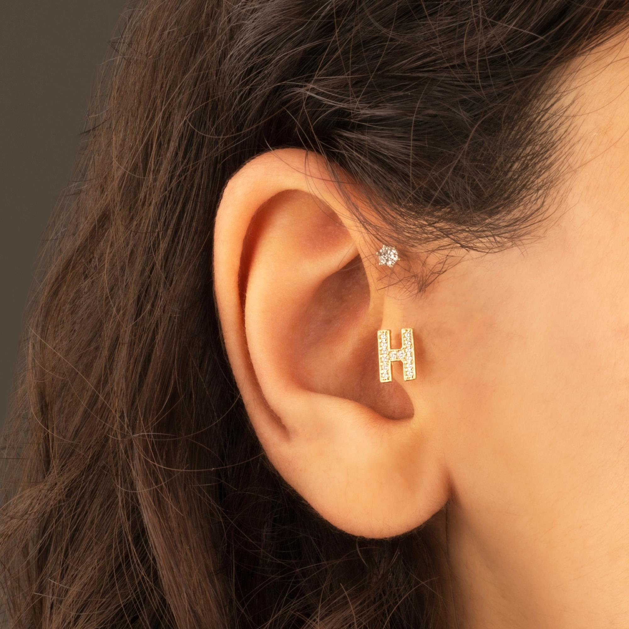 14 Ayar Altın Taşlı Kalp Sallantılı Minimal Tragus Piercing - Dianora Piercing