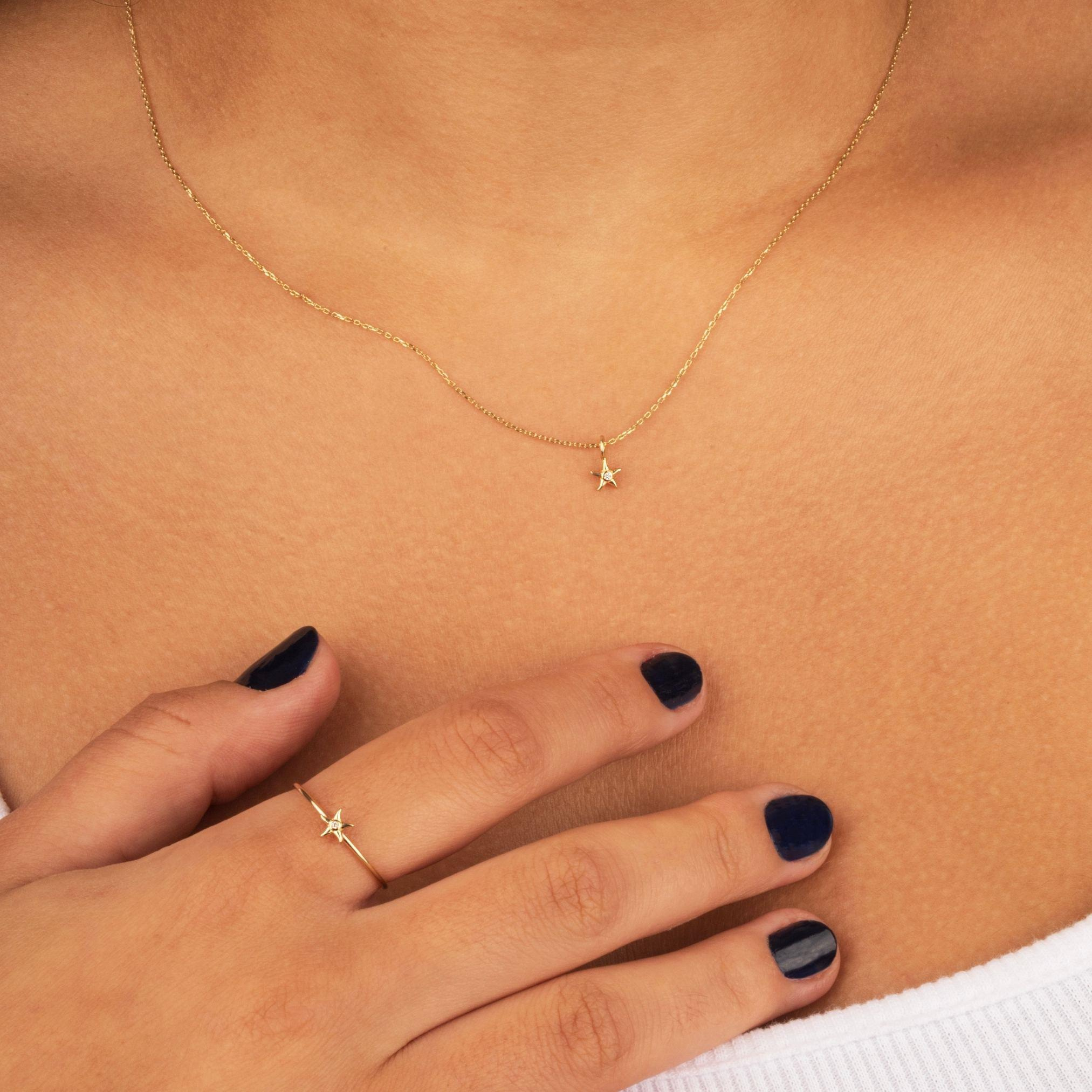 14 Ayar Altın Taşlı Kalpli Yıldız Sallantılı Minimal Tragus Piercing - Dianora Piercing