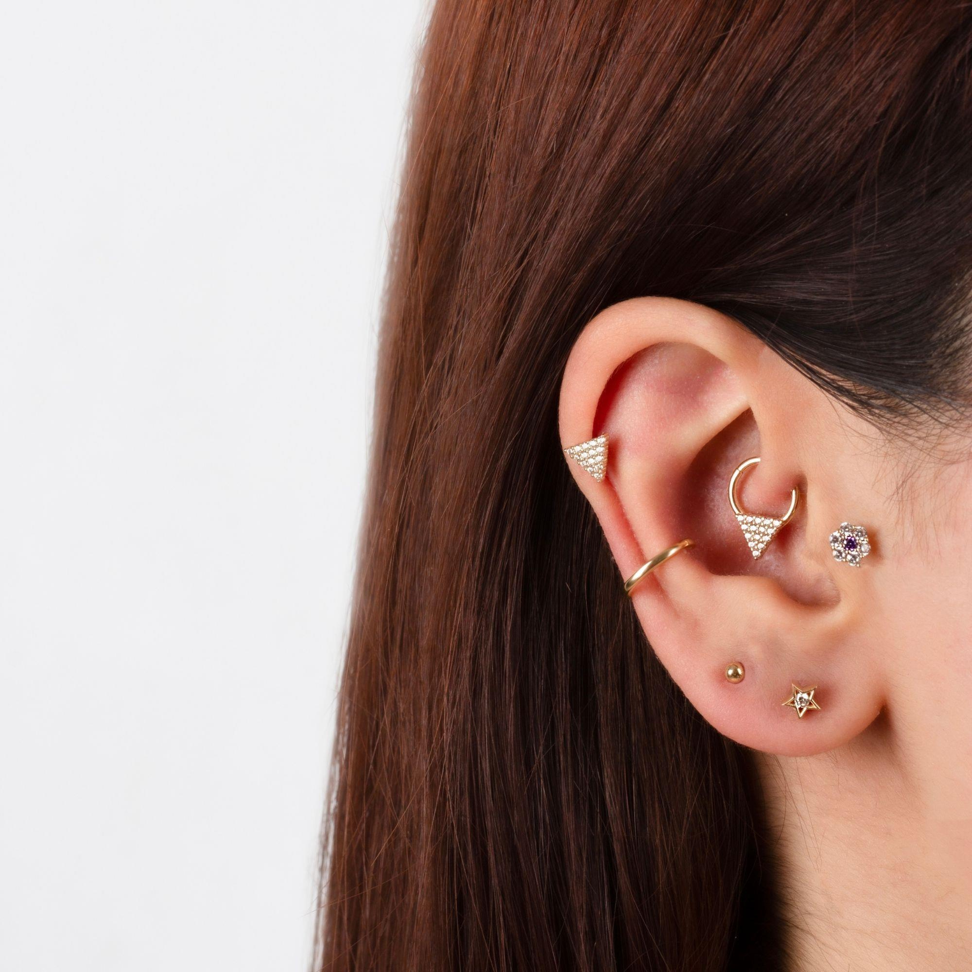 14 Ayar Altın Taşlı Üçgen Helix/Kıkırdak Piercing | Dianora Piercing