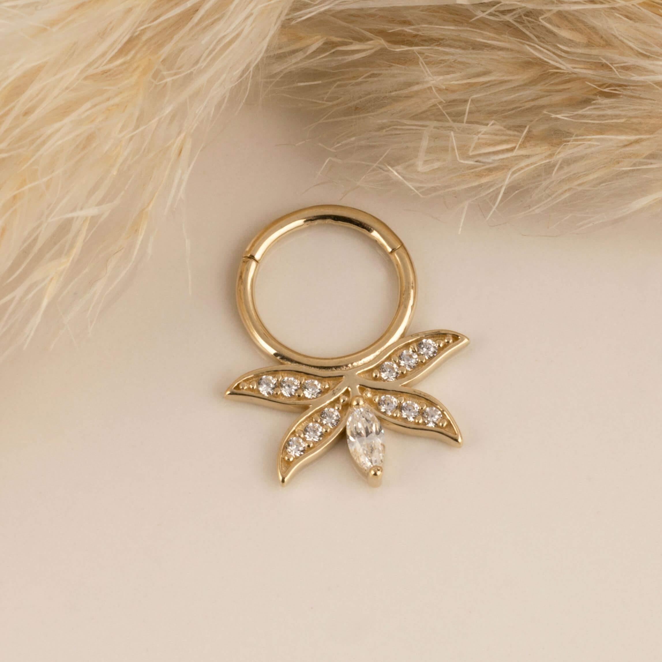 14 Ayar Altın V Alttan Taşlı Minimal Halka Piercing - Dianora Piercing
