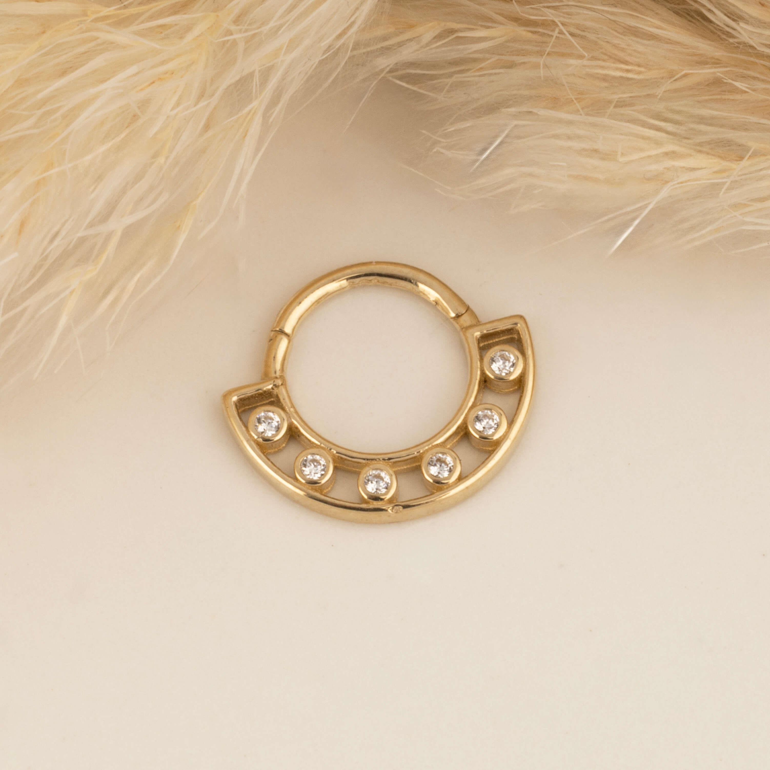 14 Ayar Altın V Alttan Taşlı Minimal Halka Piercing - Dianora Piercing