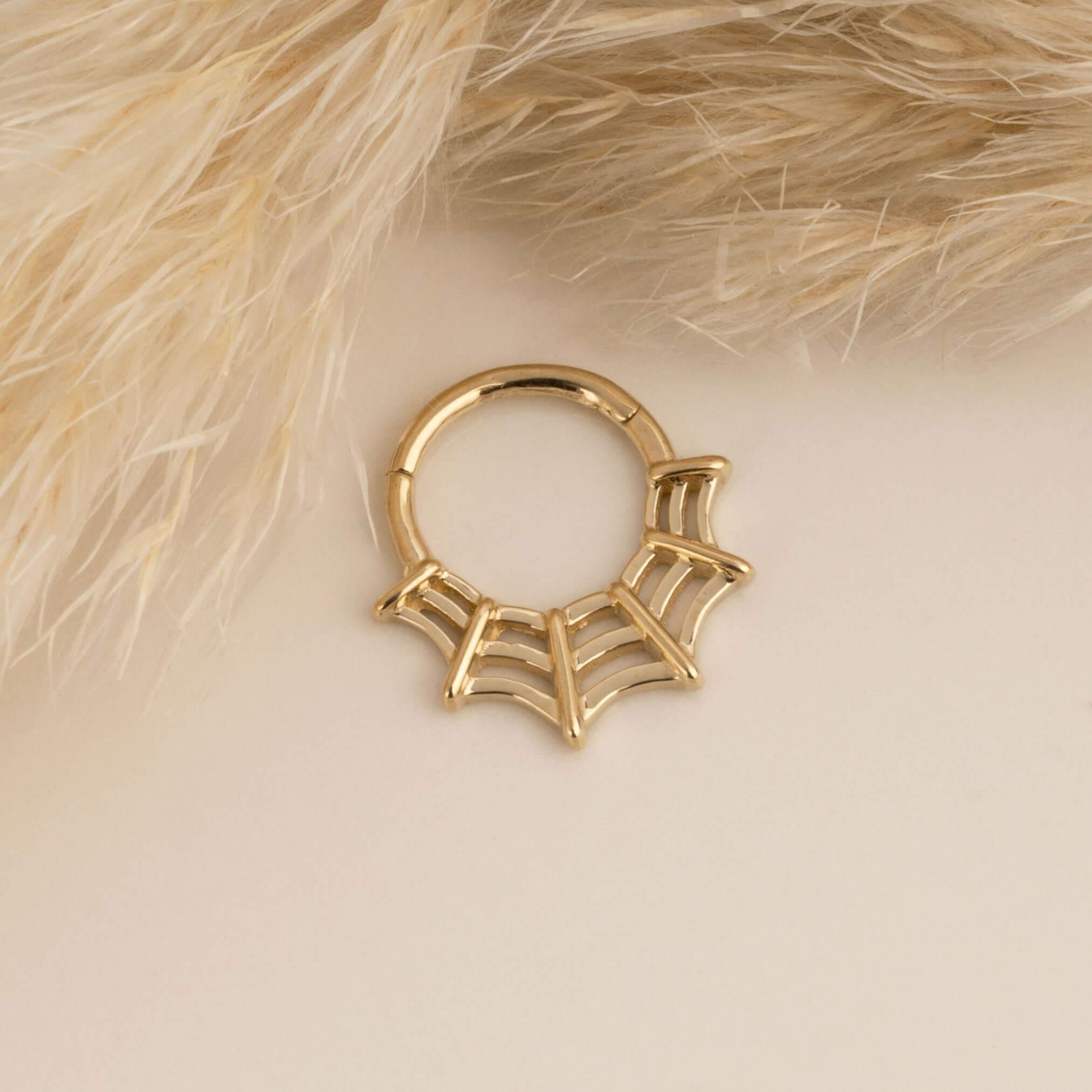 14 Ayar Altın V Alttan Taşlı Minimal Halka Piercing - Dianora Piercing