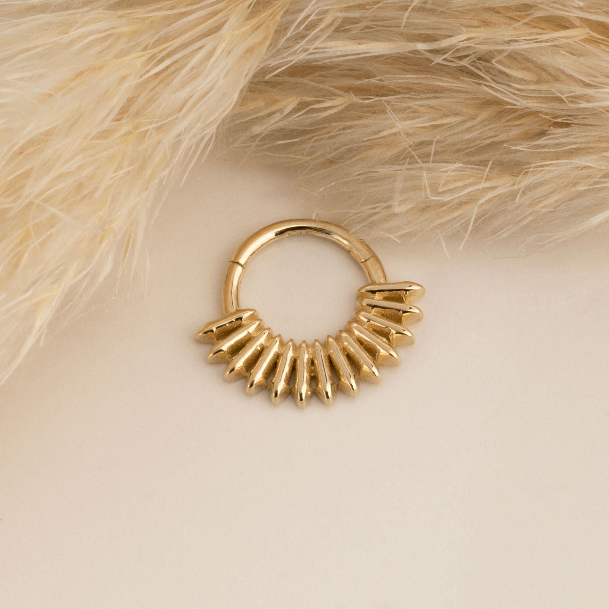14 Ayar Altın V Alttan Taşlı Minimal Halka Piercing - Dianora Piercing