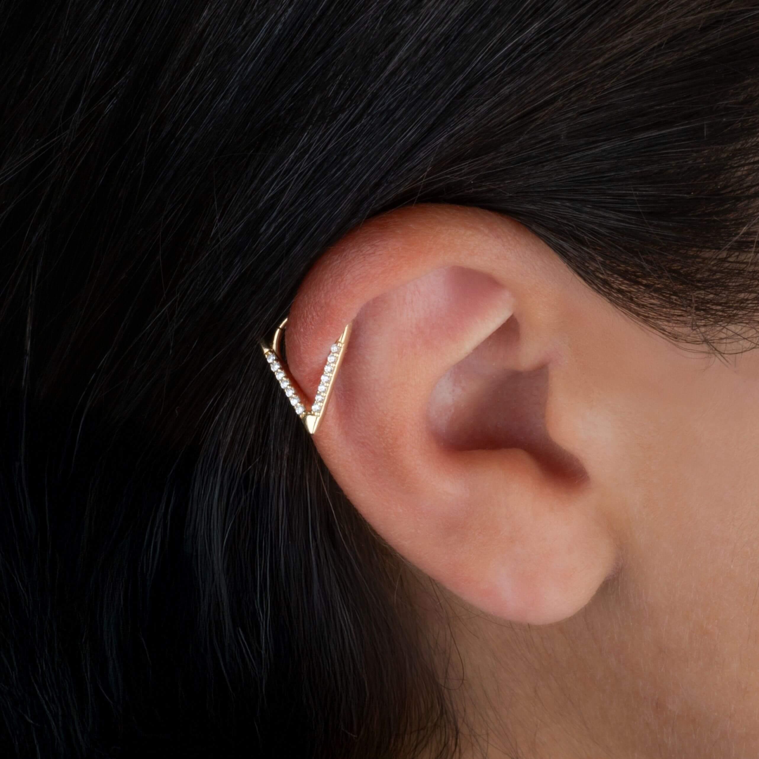 14 Ayar Altın V Alttan Taşlı Minimal Halka Piercing - Dianora Piercing