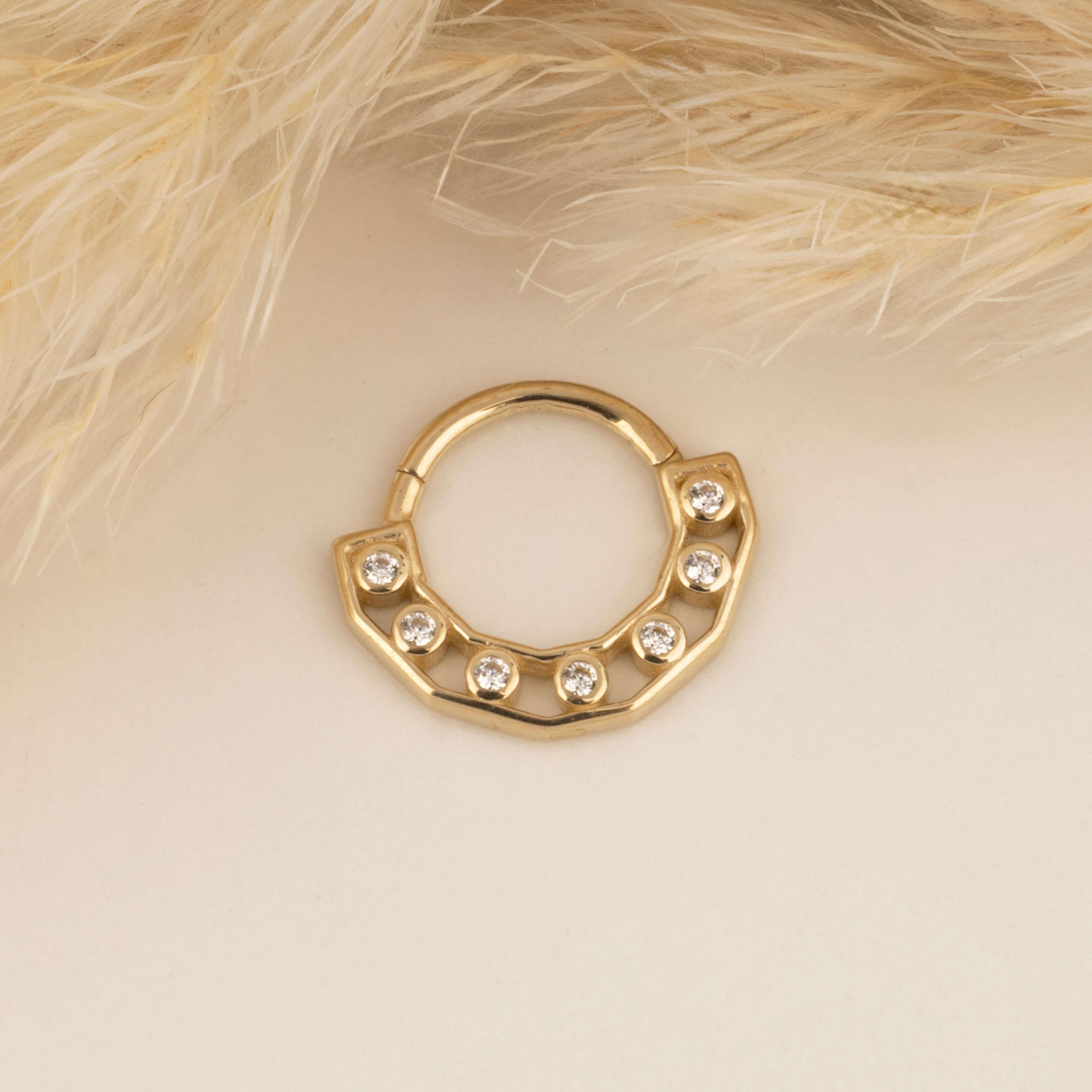 14 Ayar Altın V Alttan Taşlı Minimal Halka Piercing - Dianora Piercing