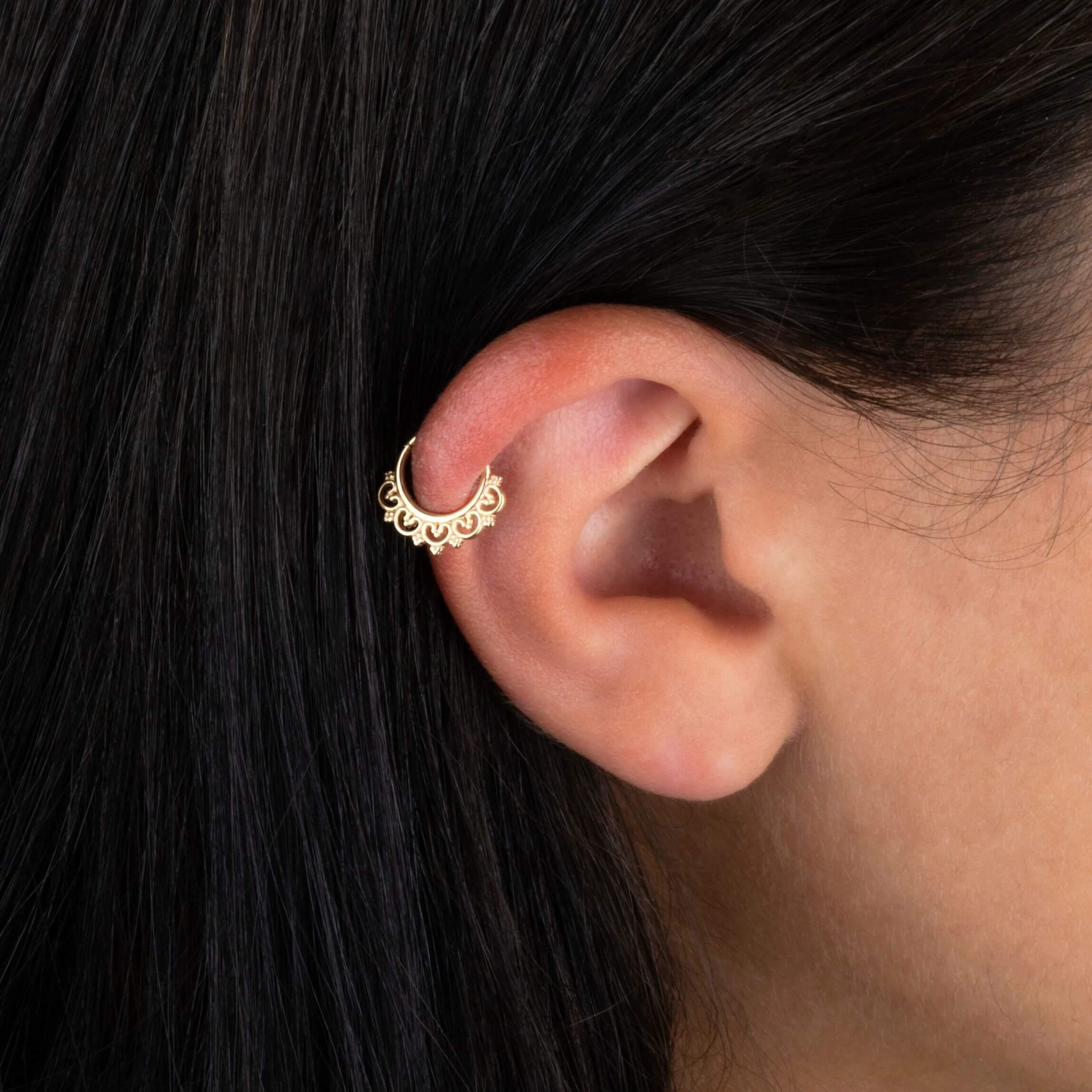 14 Ayar Altın V Alttan Taşlı Minimal Halka Piercing - Dianora Piercing