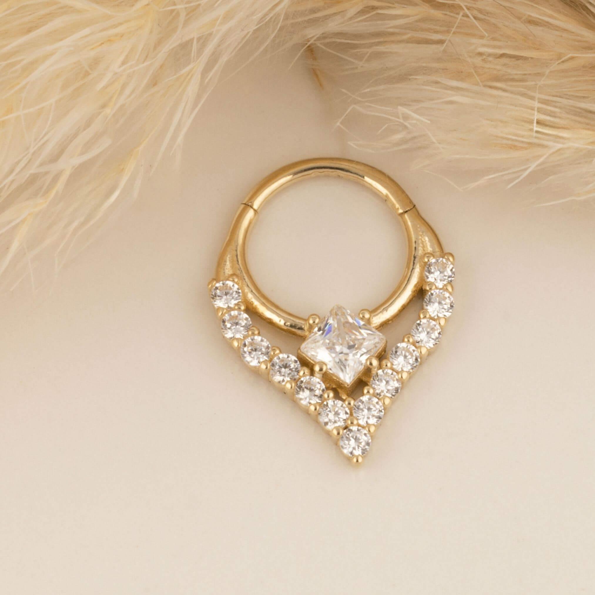 14 Ayar Altın V Alttan Taşlı Minimal Halka Piercing - Dianora Piercing