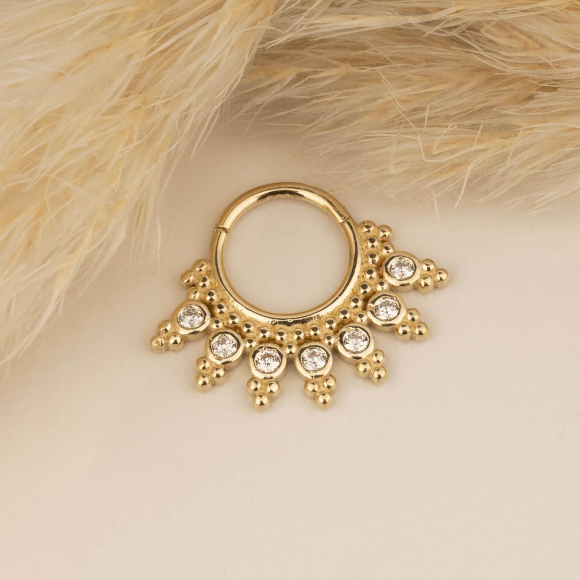 14 Ayar Altın V Alttan Taşlı Minimal Halka Piercing - Dianora Piercing