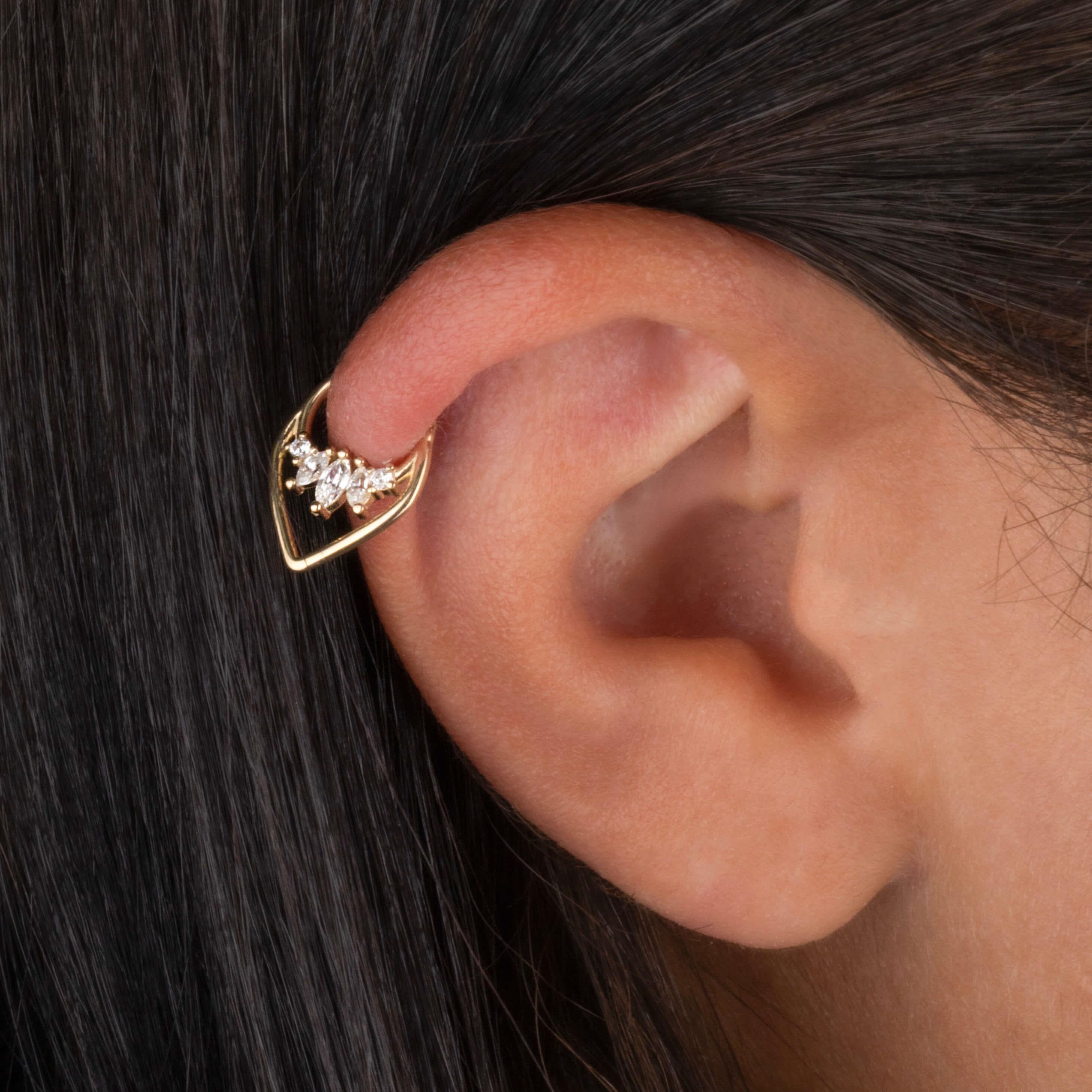 14 Ayar Altın V Alttan Taşlı Minimal Halka Piercing - Dianora Piercing