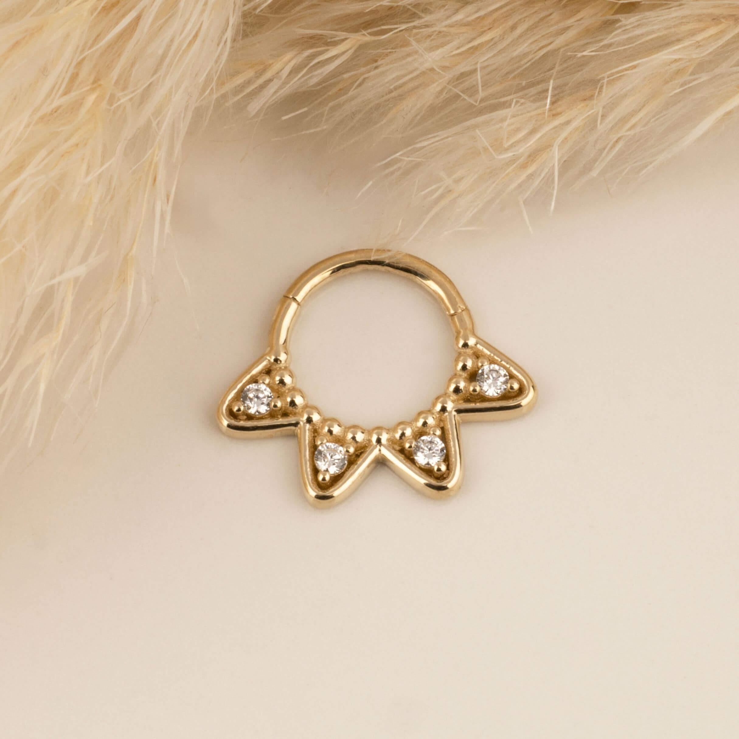 14 Ayar Altın V Alttan Taşlı Minimal Halka Piercing - Dianora Piercing