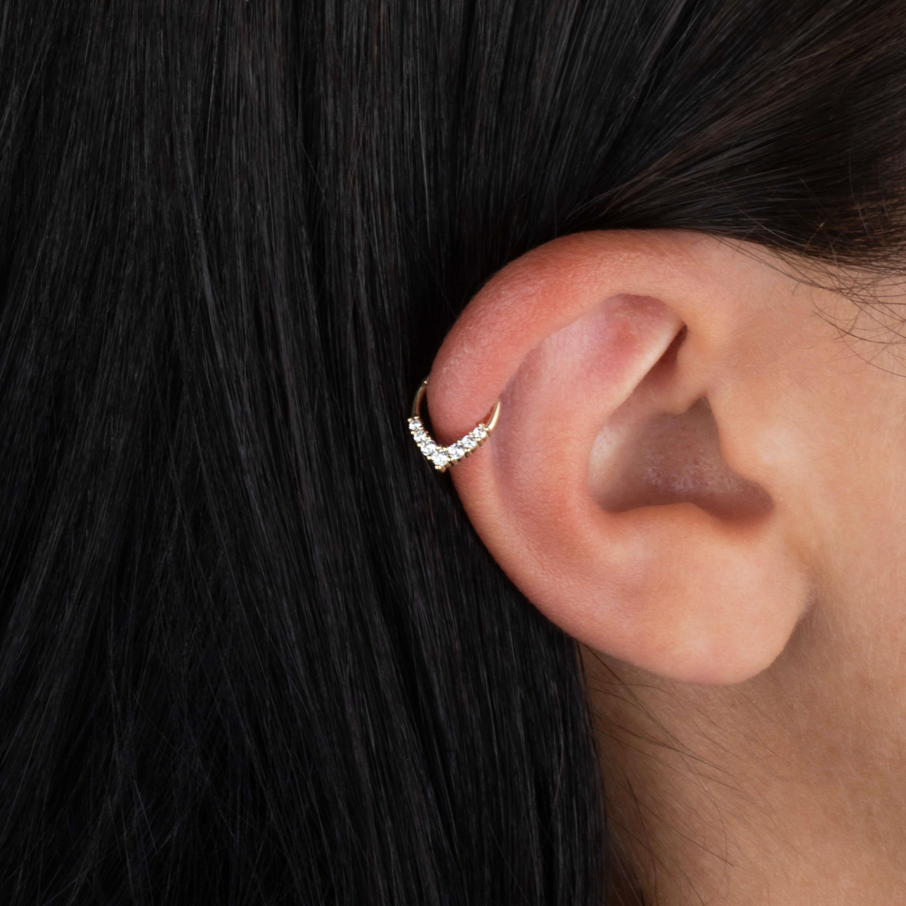 14 Ayar Altın V Alttan Taşlı Minimal Halka Piercing - Dianora Piercing