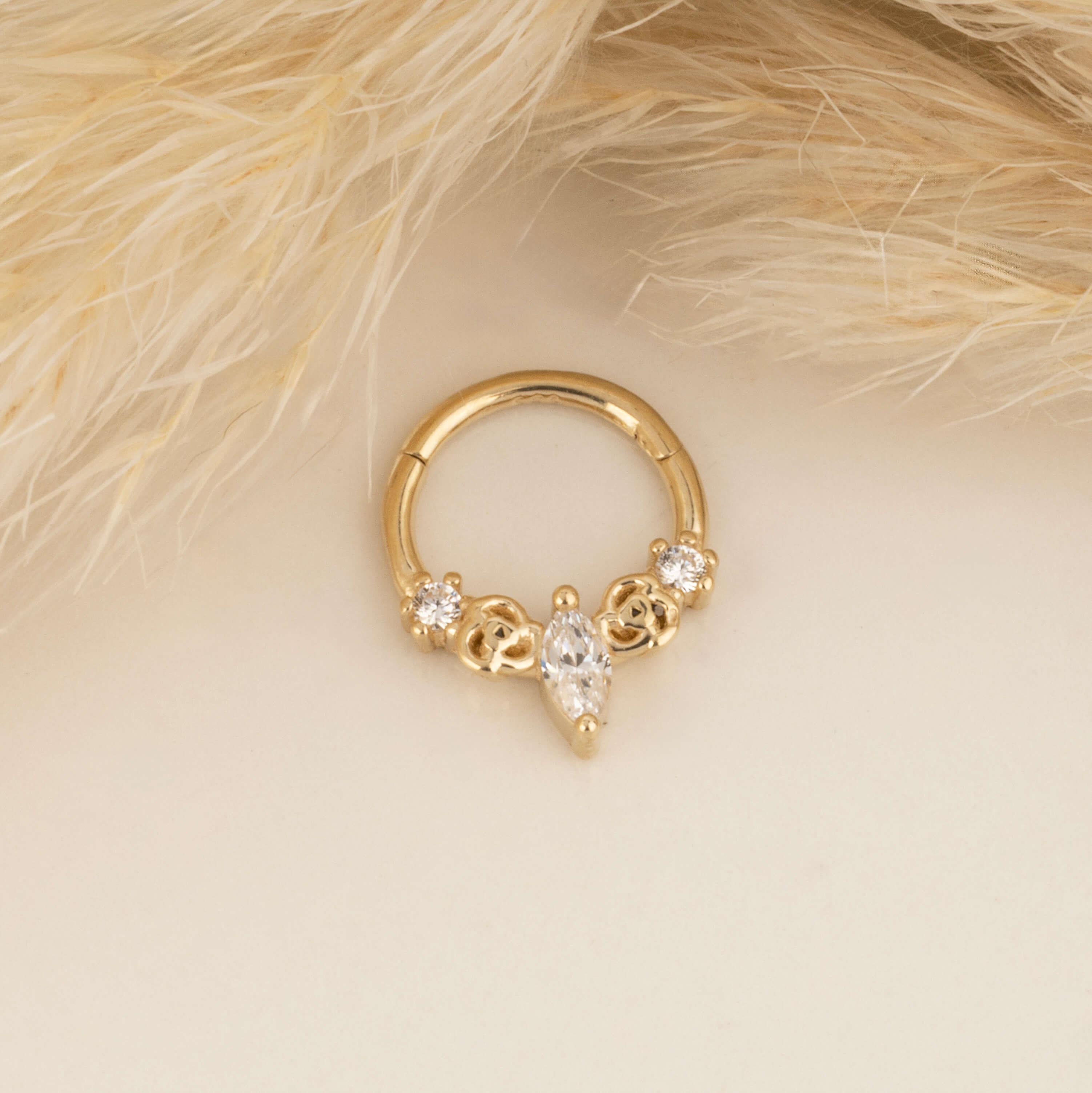 14 Ayar Altın V Alttan Taşlı Minimal Halka Piercing - Dianora Piercing