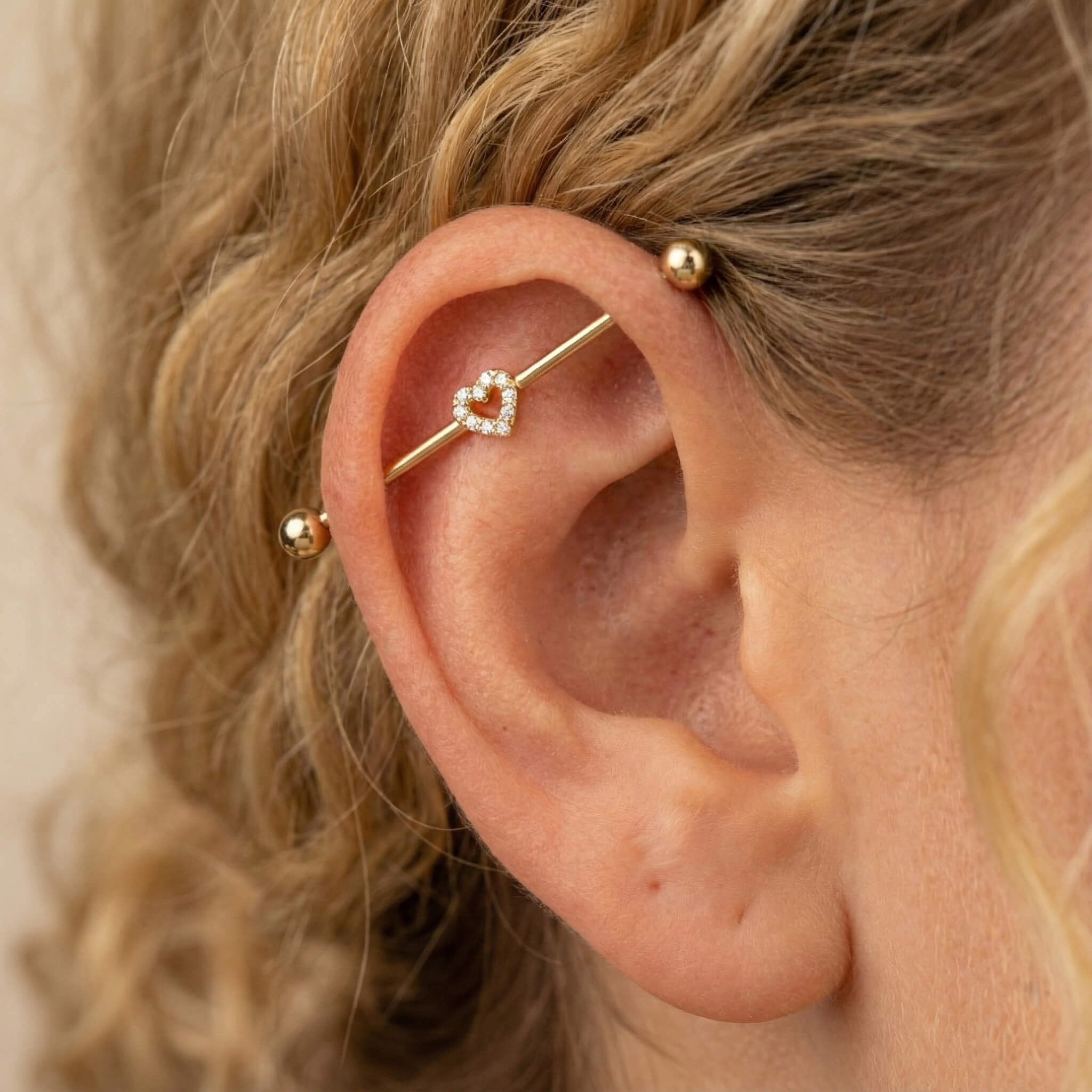 Taşlı Kalp Motifli Altın Köprü Piercing - Dianora Piercing