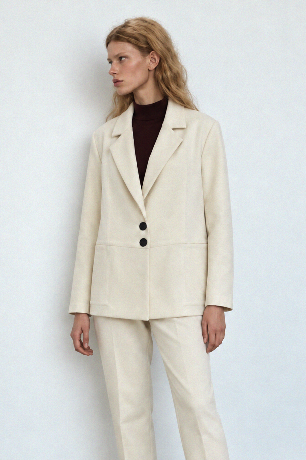 DOUBLE KREP BELDEN KESİK CEPLİ KISA BLAZER