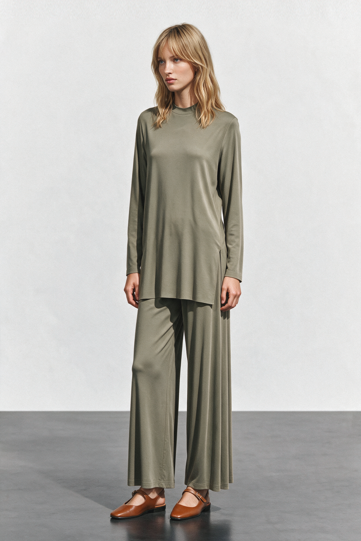 RAYON YUVARLAK YAKA BASIC UZUN BLUZ