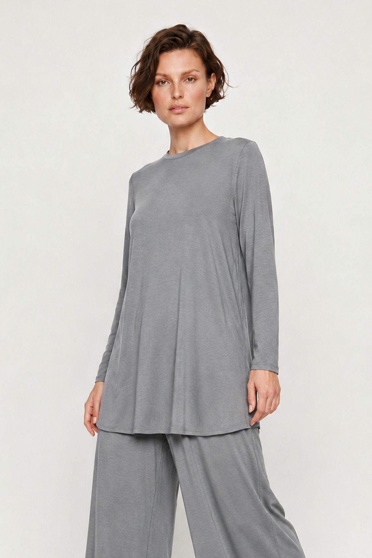 RAYON YUVARLAK YAKA BASIC UZUN BLUZ