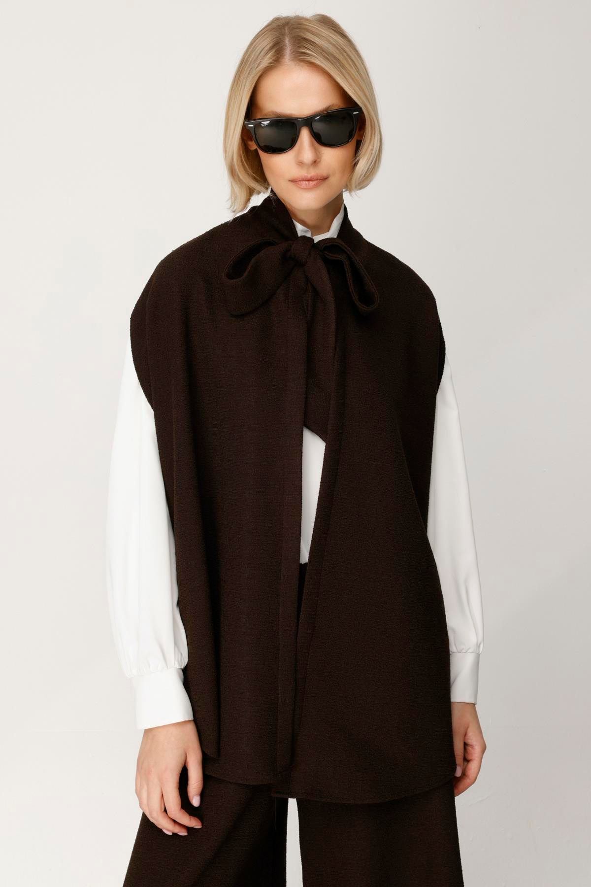 BUKLET ÖNDEN BAĞLAMALI YELEK