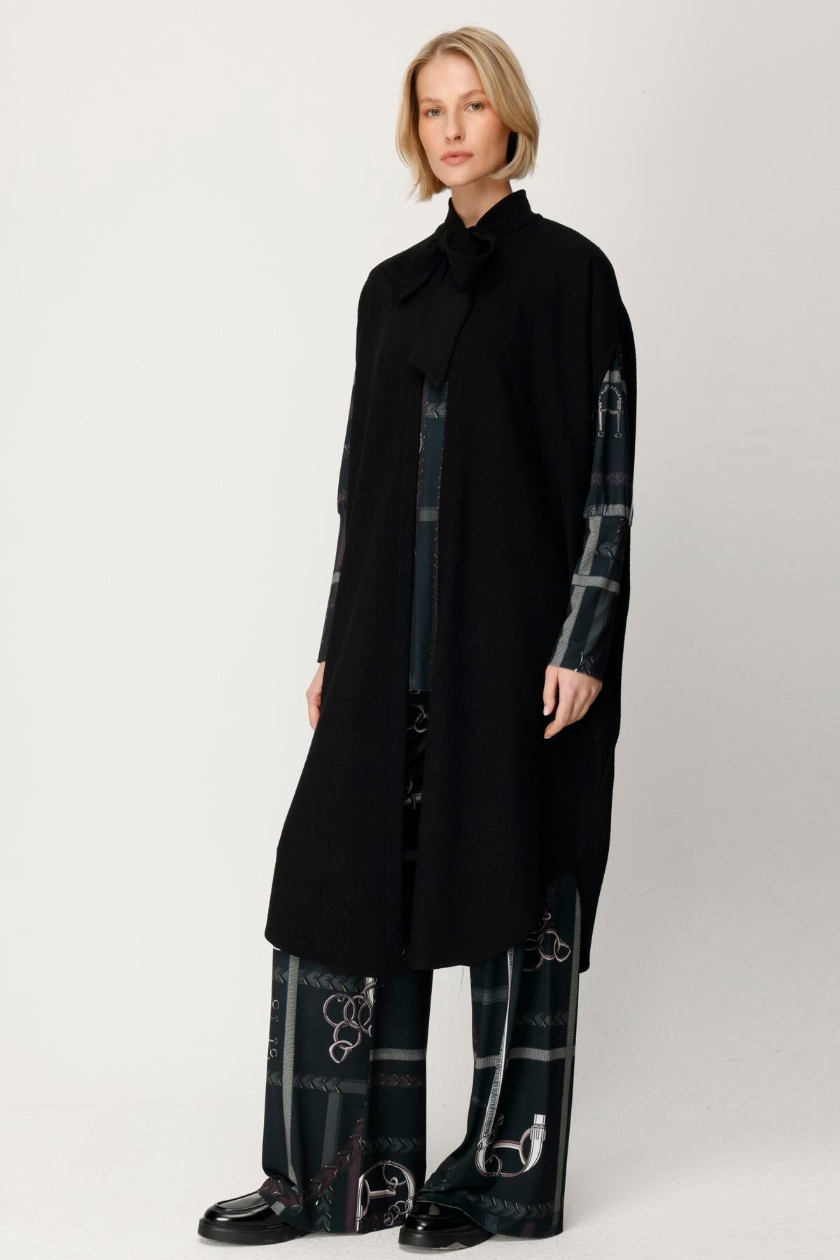 BUKLET YAKADAN BAĞLAMALI UZUN YELEK