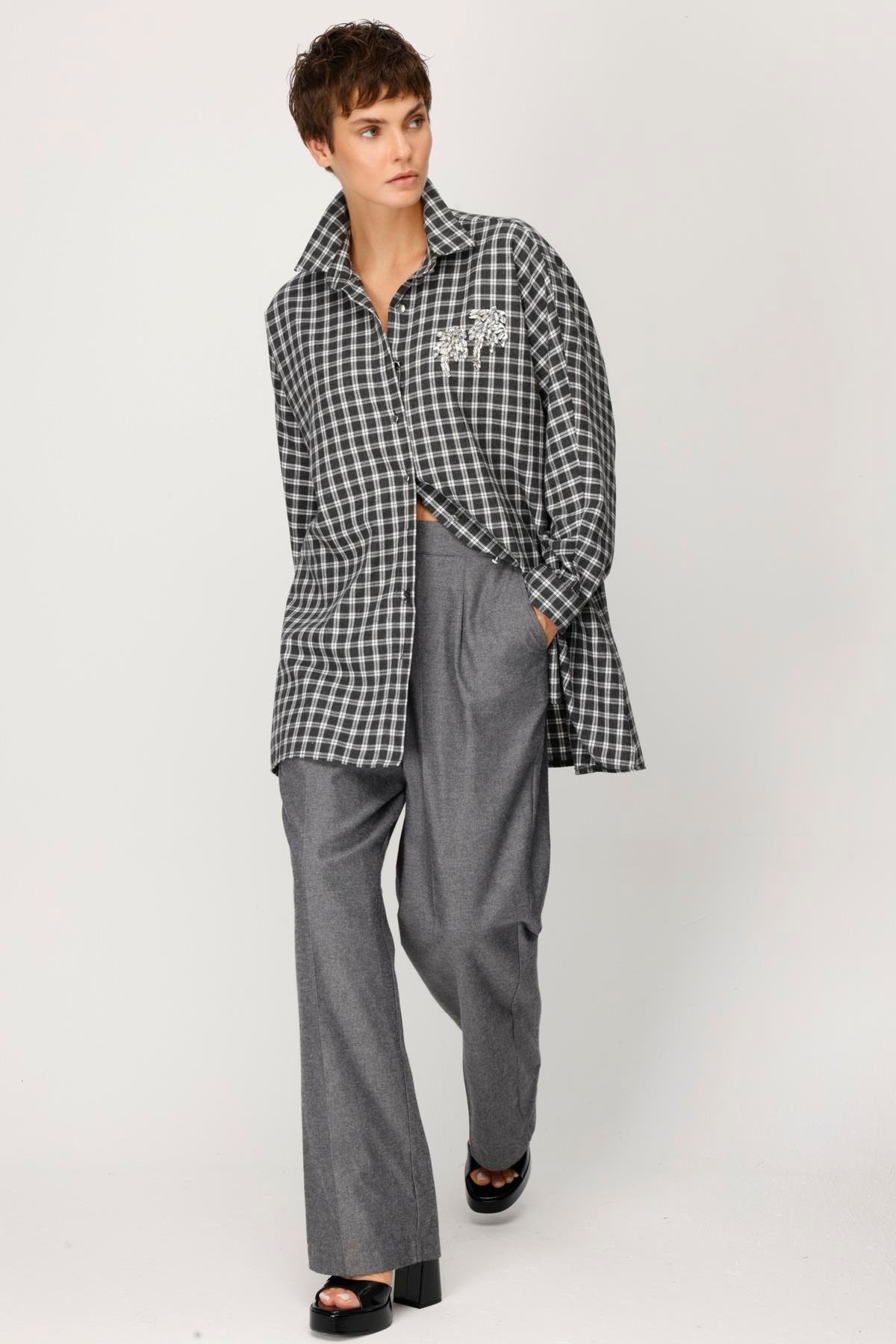 COTTON EKOSE ŞÖMİZYE YAKA İŞLEMELİ GÖMLEK