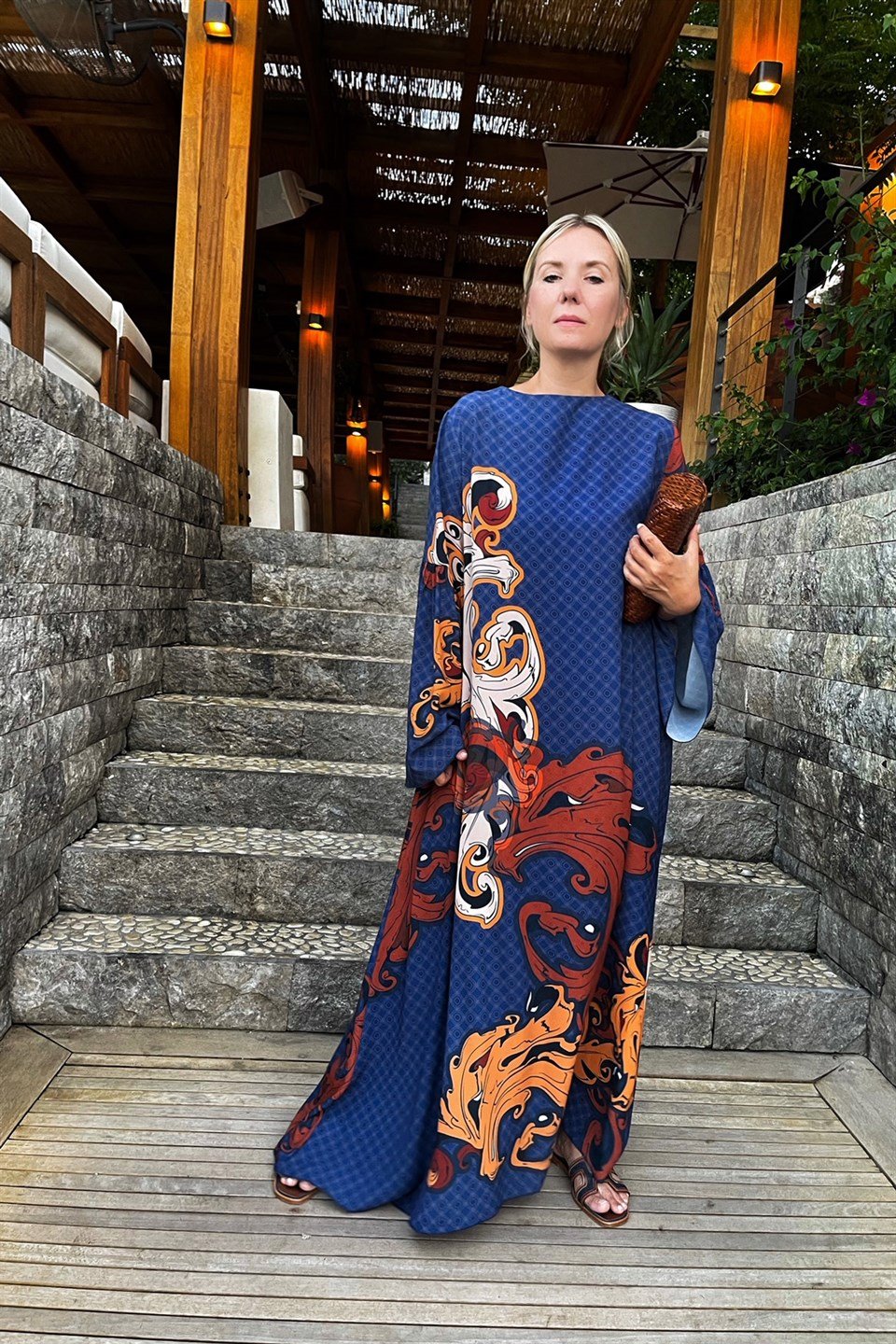 DAMASK MOTİF BASKI RETRO BACKGROUND KOLLARI BÜZGÜ ELBİSE