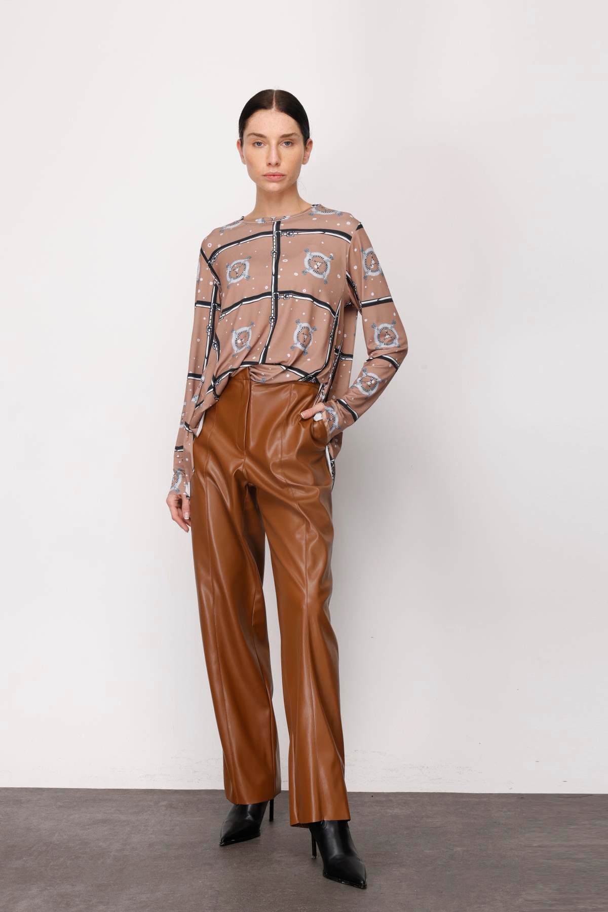 DERİ ÖNDEN KUPLU BELİ LASTİKLİ PANTOLON