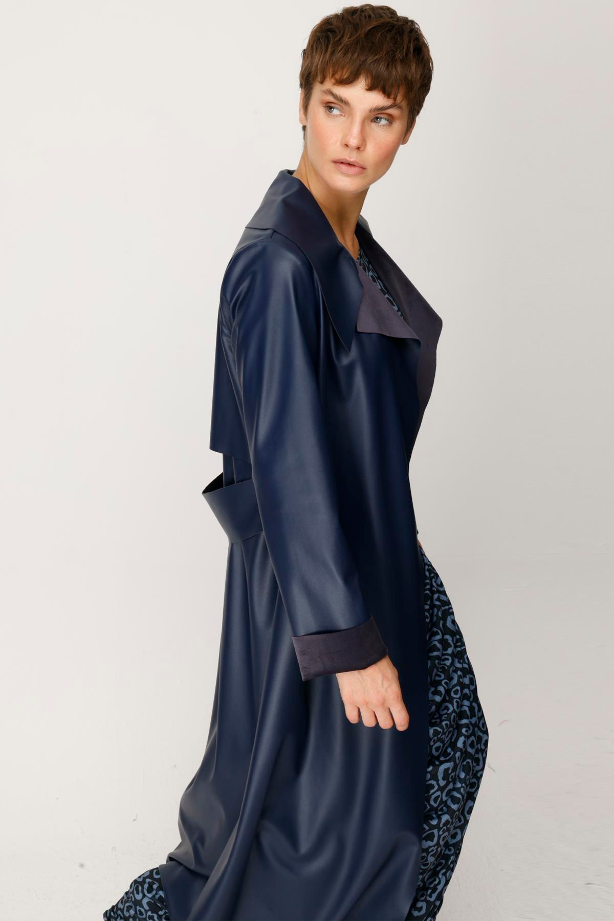 DERİ VE SÜET LAMİNE ARKASI KEMERLİ CEKET