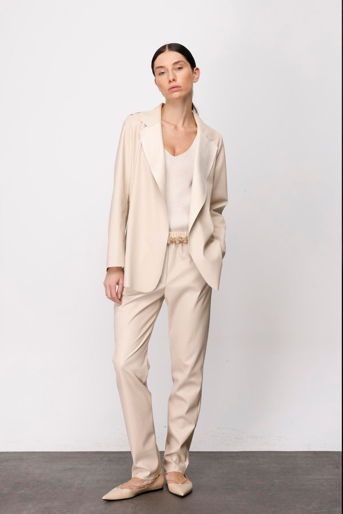 DERİ YANDAN CEPLİ BELİ LASTİKLİ PANTOLON